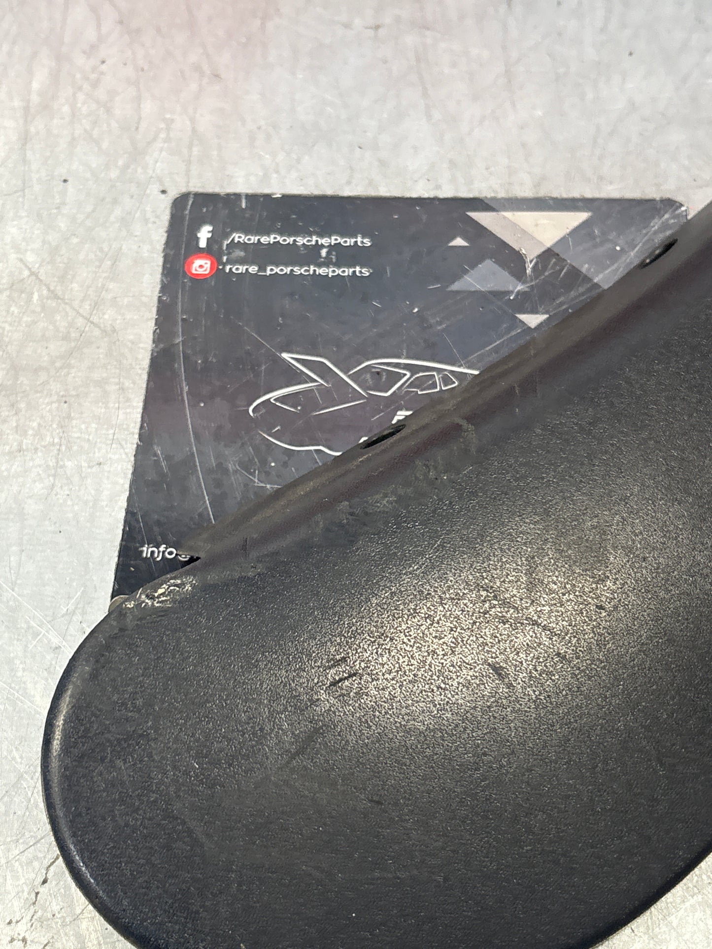 Porsche 928 seat hinge cover, right marine blue used 92852114802