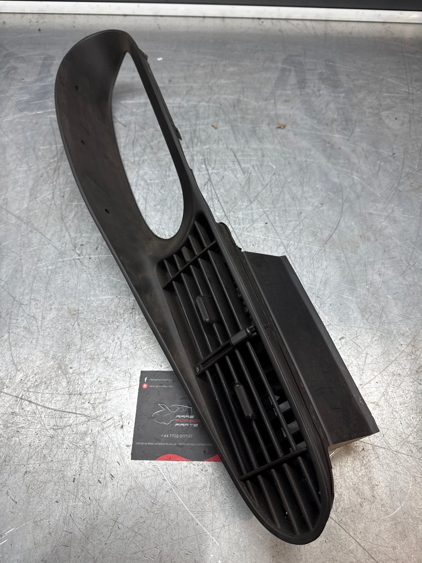 Porsche 944 rivestimento cruscotto ovale indicatore pannello presa d'aria centrale 94555202300 usato