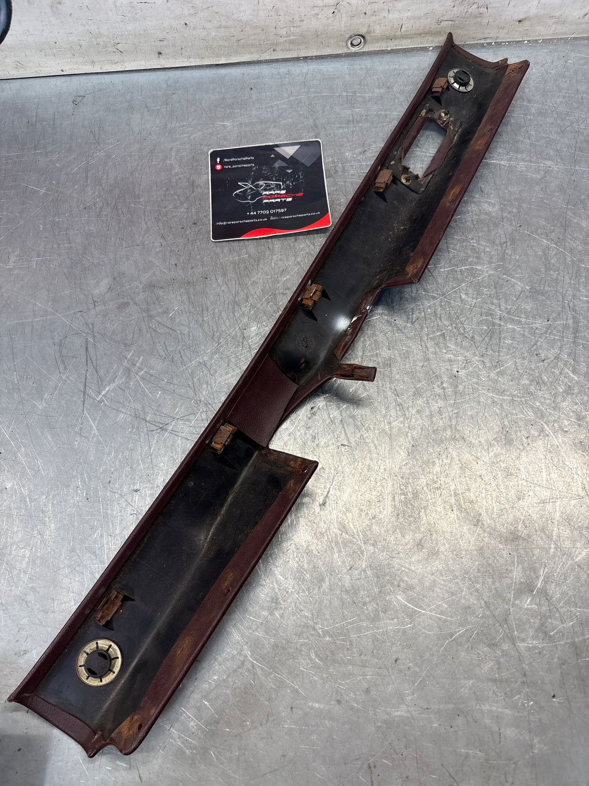 Porsche 928 tailgate interior trim, used, burgundy 92855504705