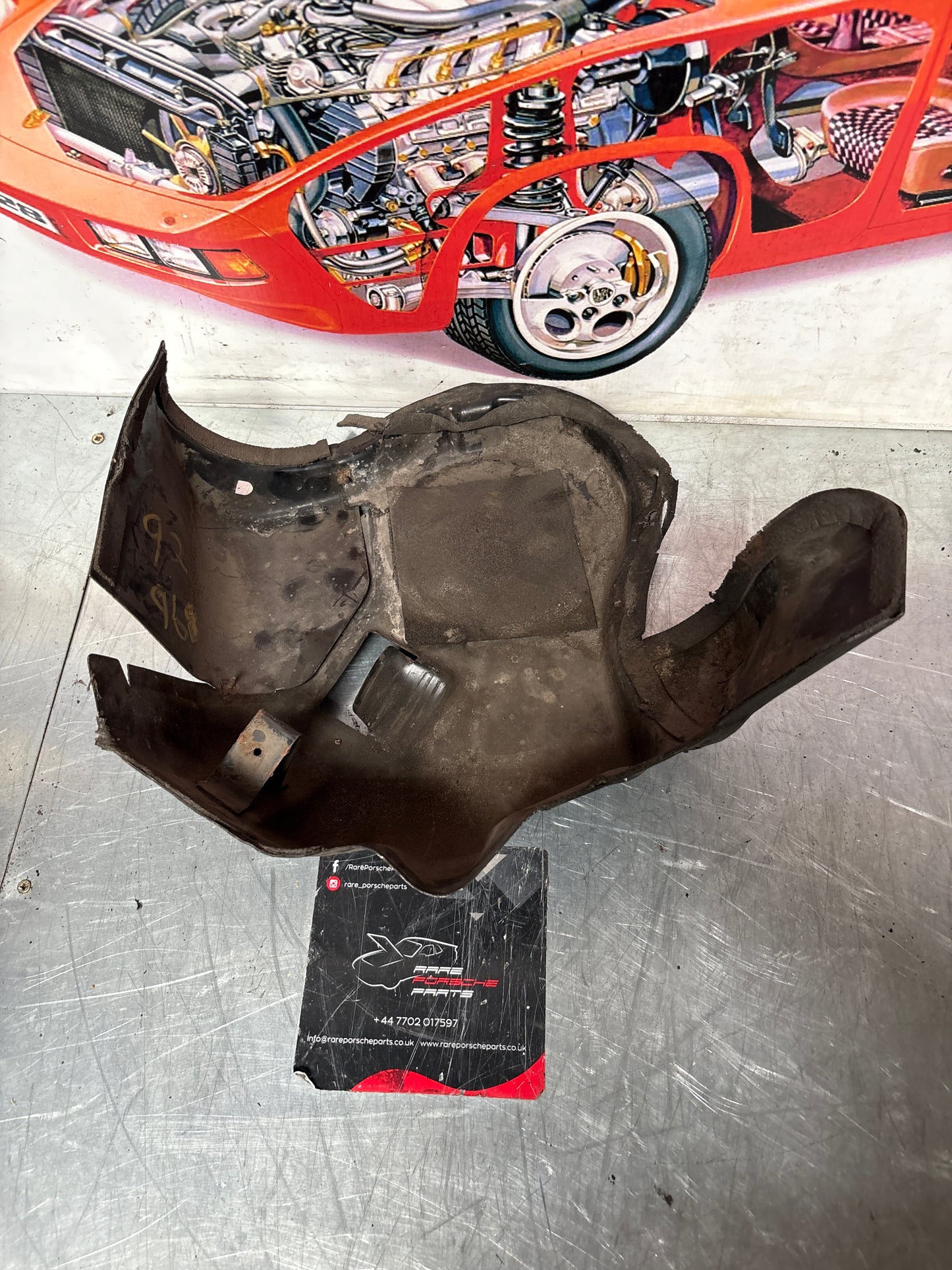 Porsche 968 - fuel pump cover plate 94420133100