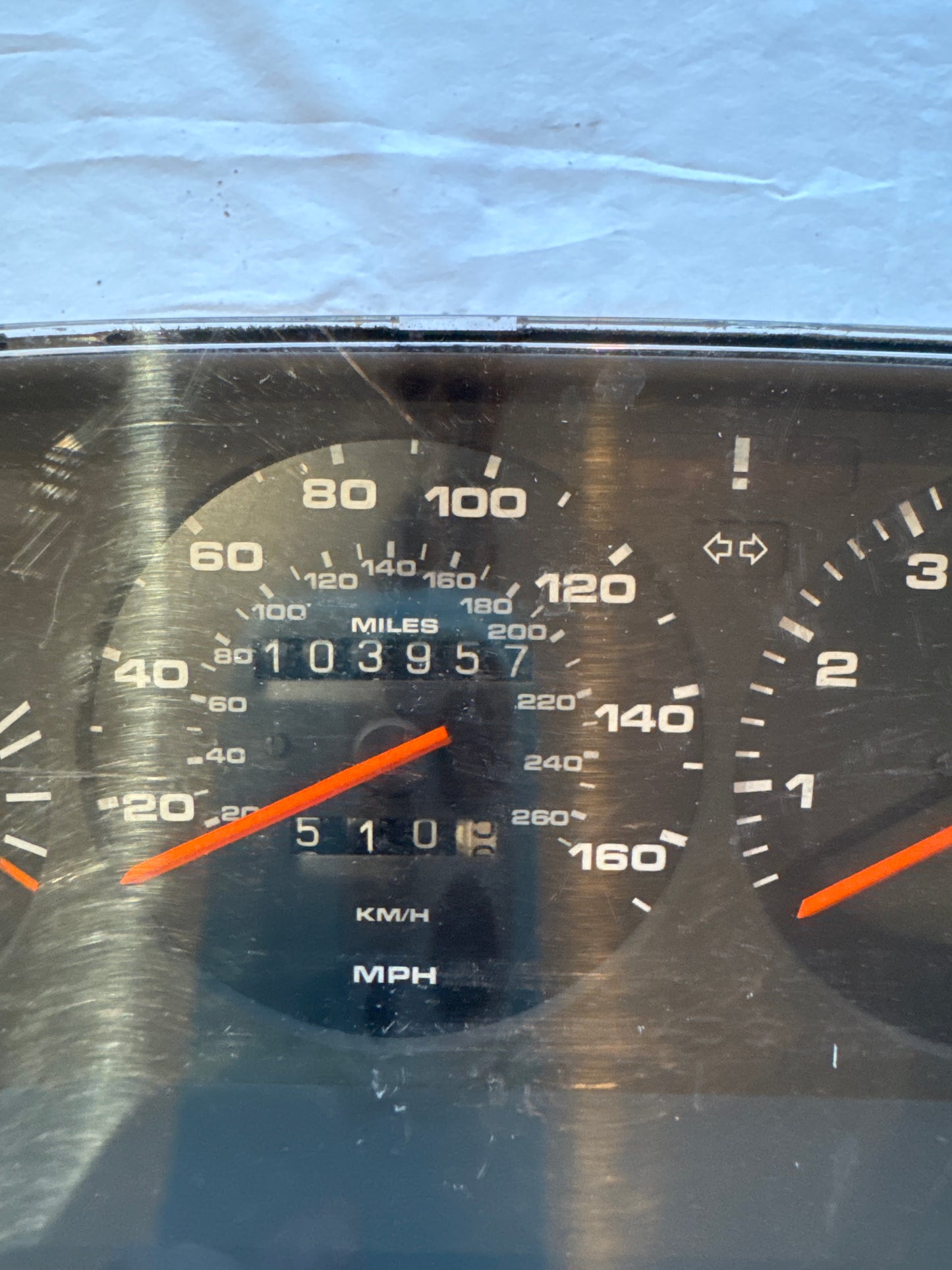 Porsche 944 dash clock binnacle pod speedometer, 94564131106 used 103957 miles plastic screen has some small scratches