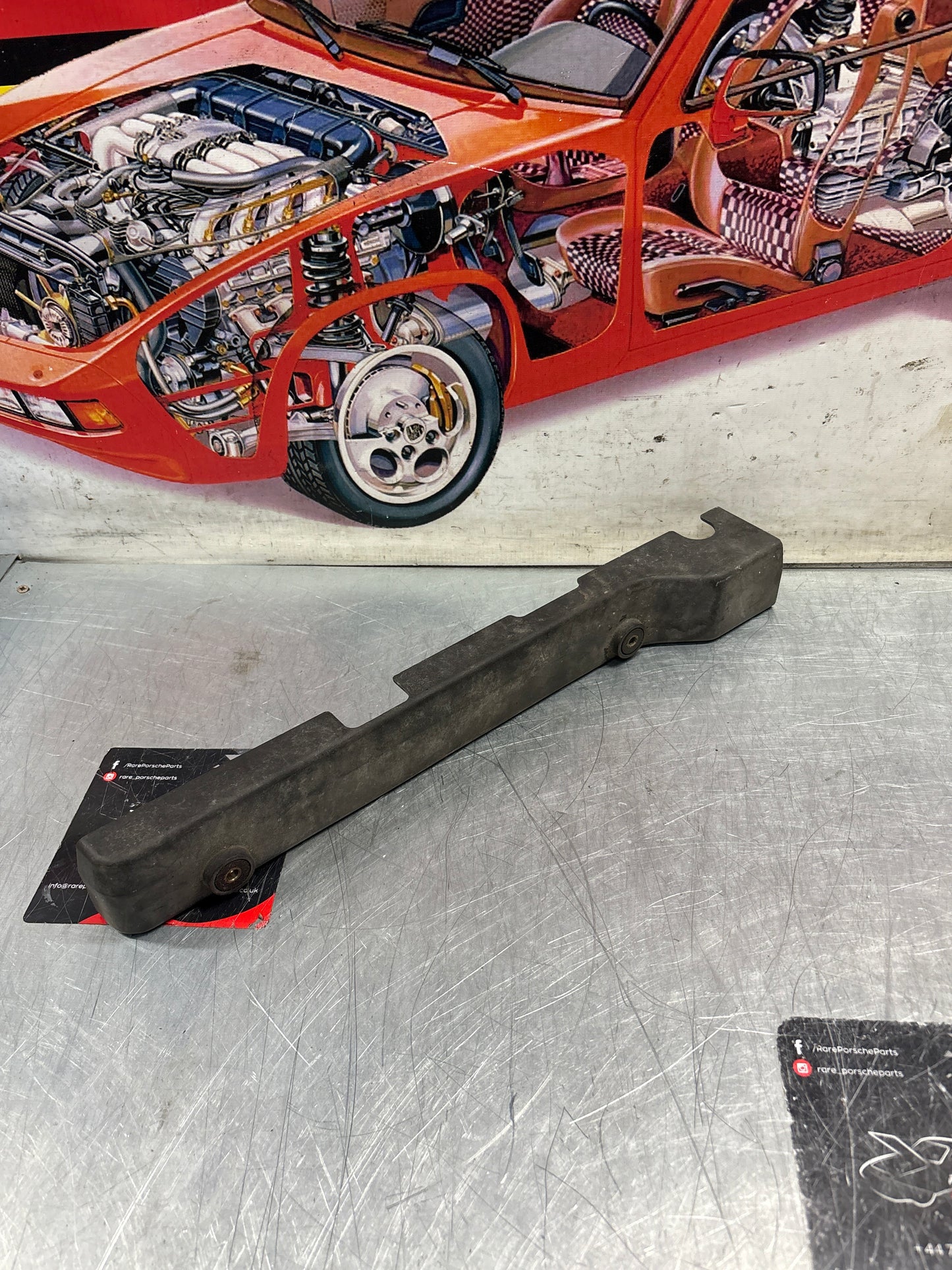 Porsche 928 Injector rail cover, used 92811071001