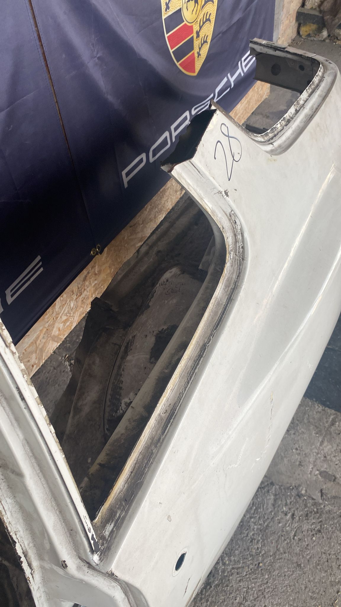 Porsche 944 left side cut, rear fender 94450390303,