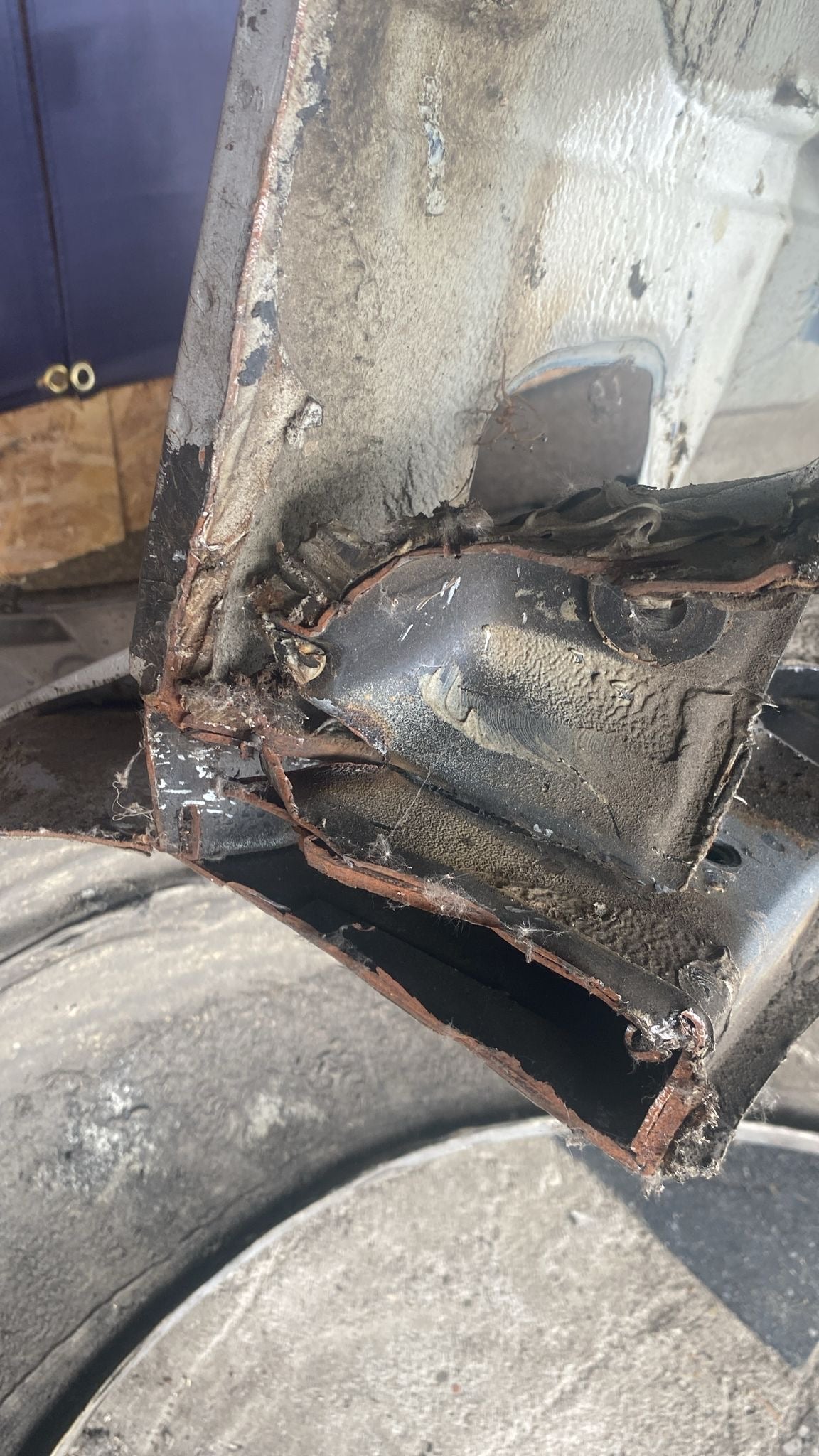 Porsche 944 Right side cut, rear fender 94450390403,