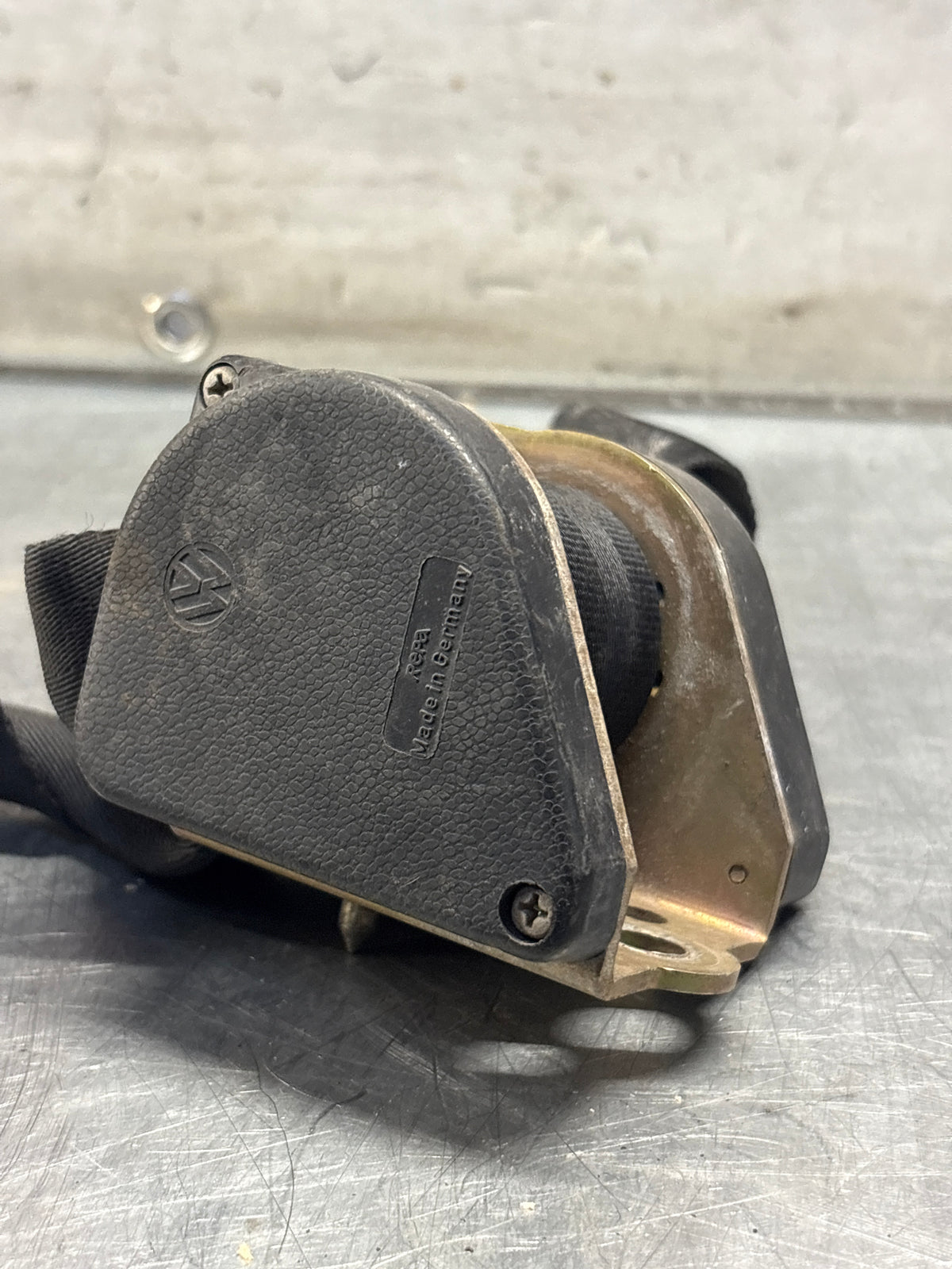 Porsche 914 right side seat belt, used 91480318210