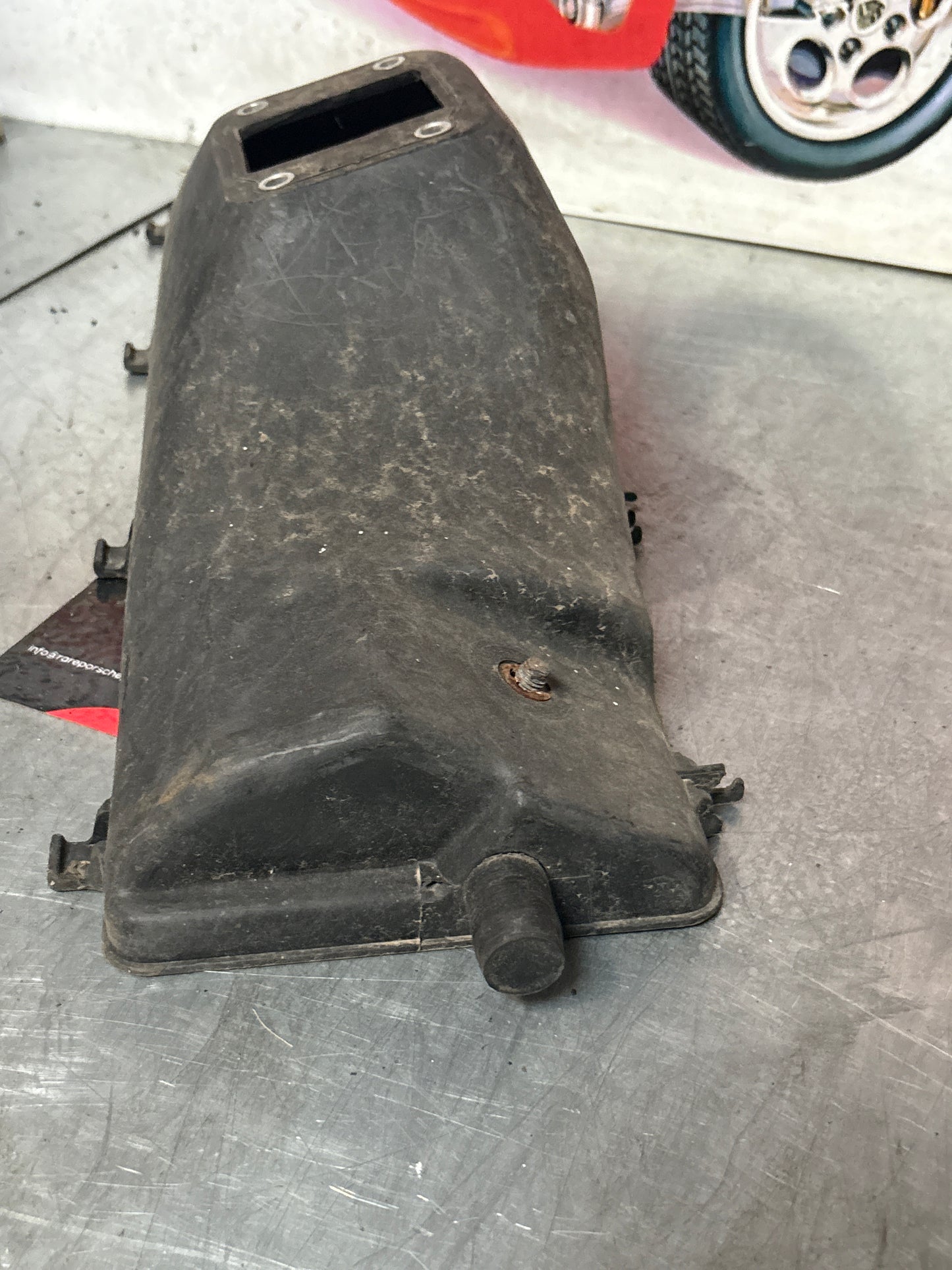 Porsche 928 Air cleaner housing lower part, used 92811021100