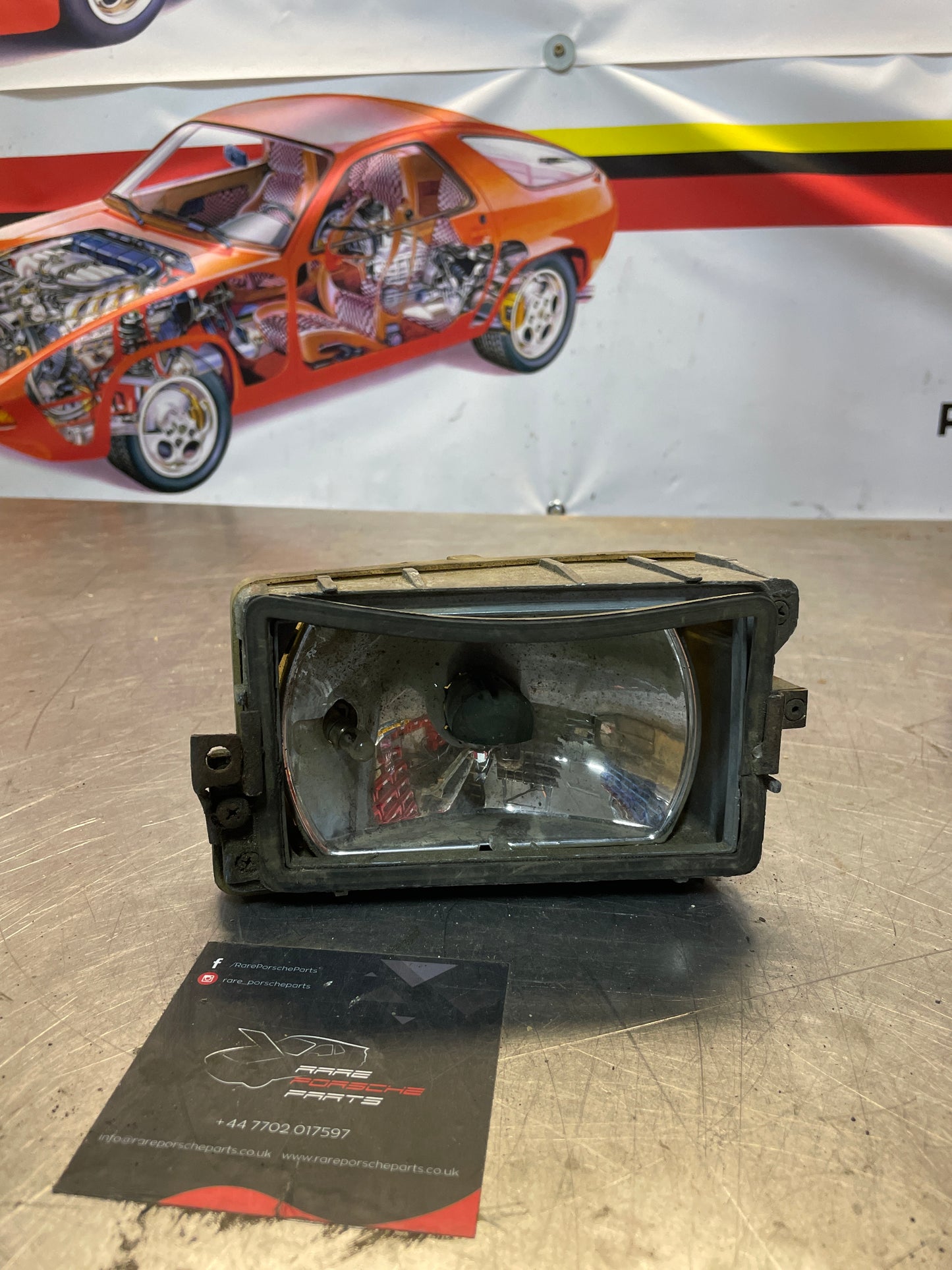 Porsche 928 Fog Light Lamp without lens, for spares or repair 0305401002 / 92863141600