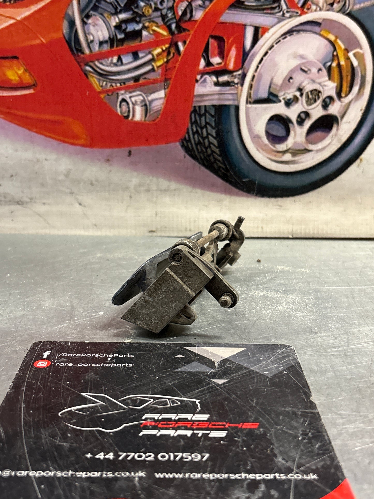 Porsche 928 left outer door handle lever 92853706302