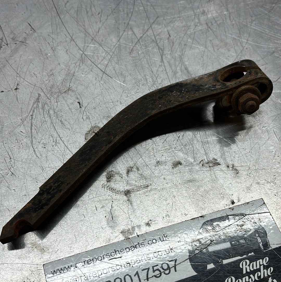 Porsche 924 2.0 clutch arm lever manual 019141719 (used)