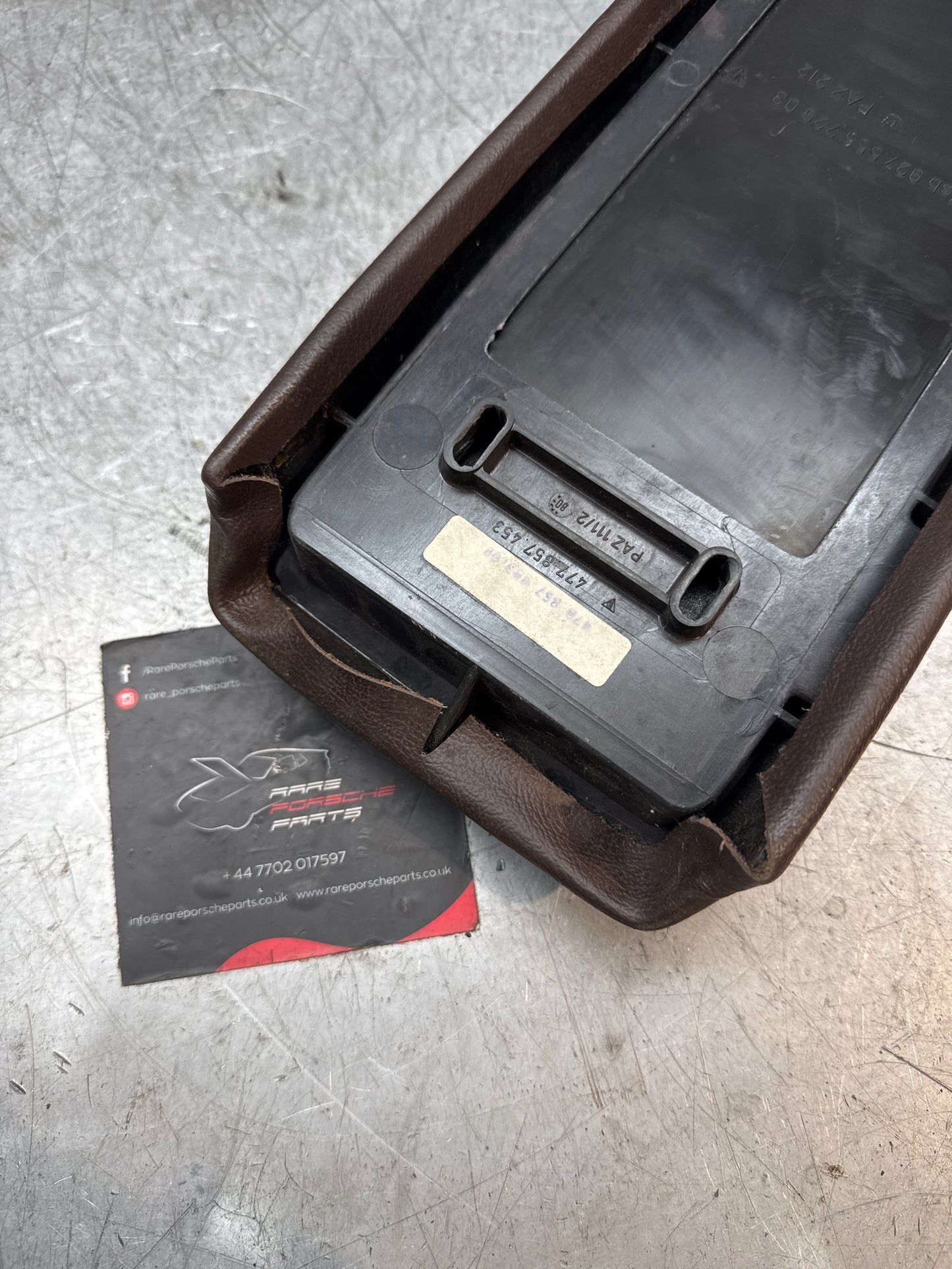 Porsche 944 924 centre console arm rest cassette brown. 478857059 used RHD