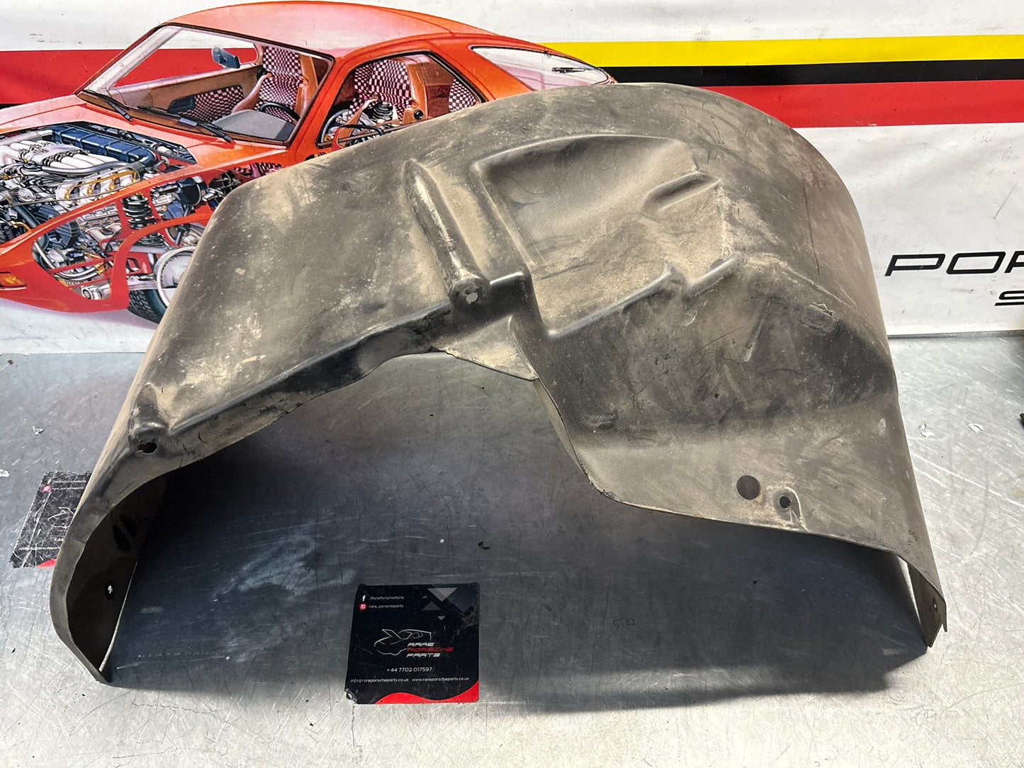 Porsche 928 wheel arch liner  Right 92850438205 Used