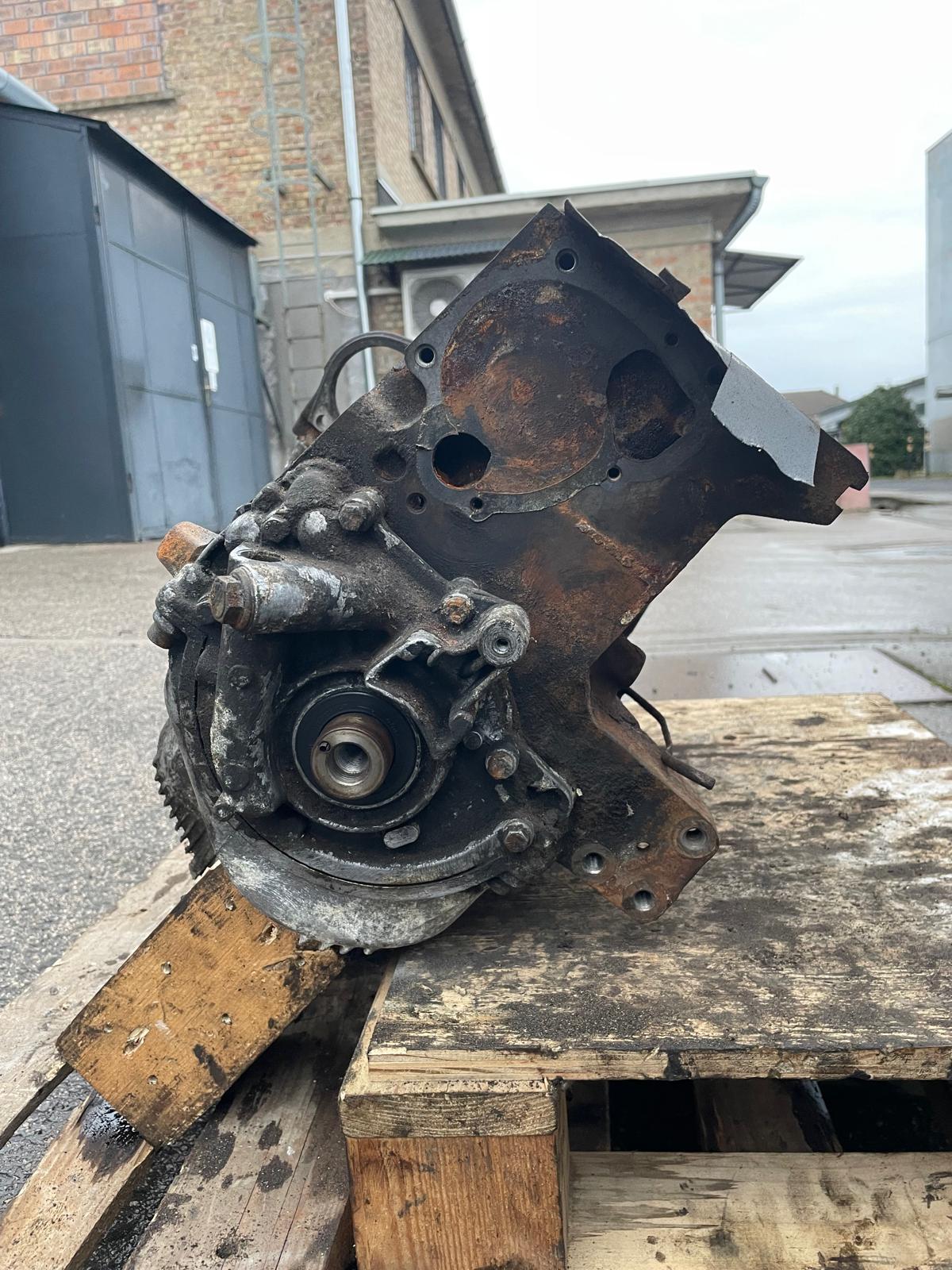 Porsche 924 Turbo S1 31/01 short block, used