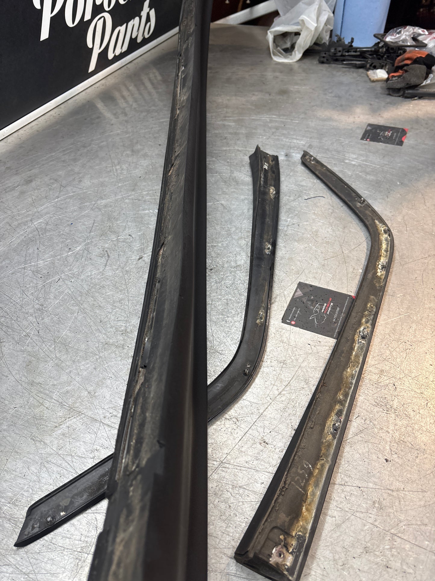 Porsche 944 rear boot rubber spoiler used 937512555