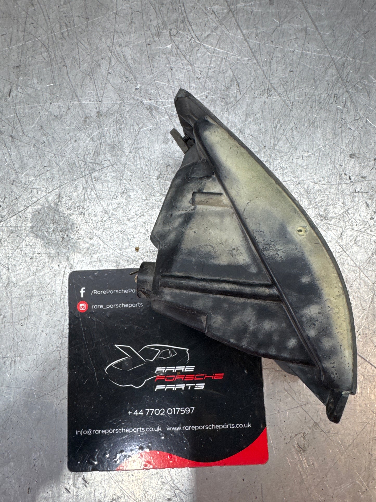 Porsche 944 924 front indicator body 477953065A used