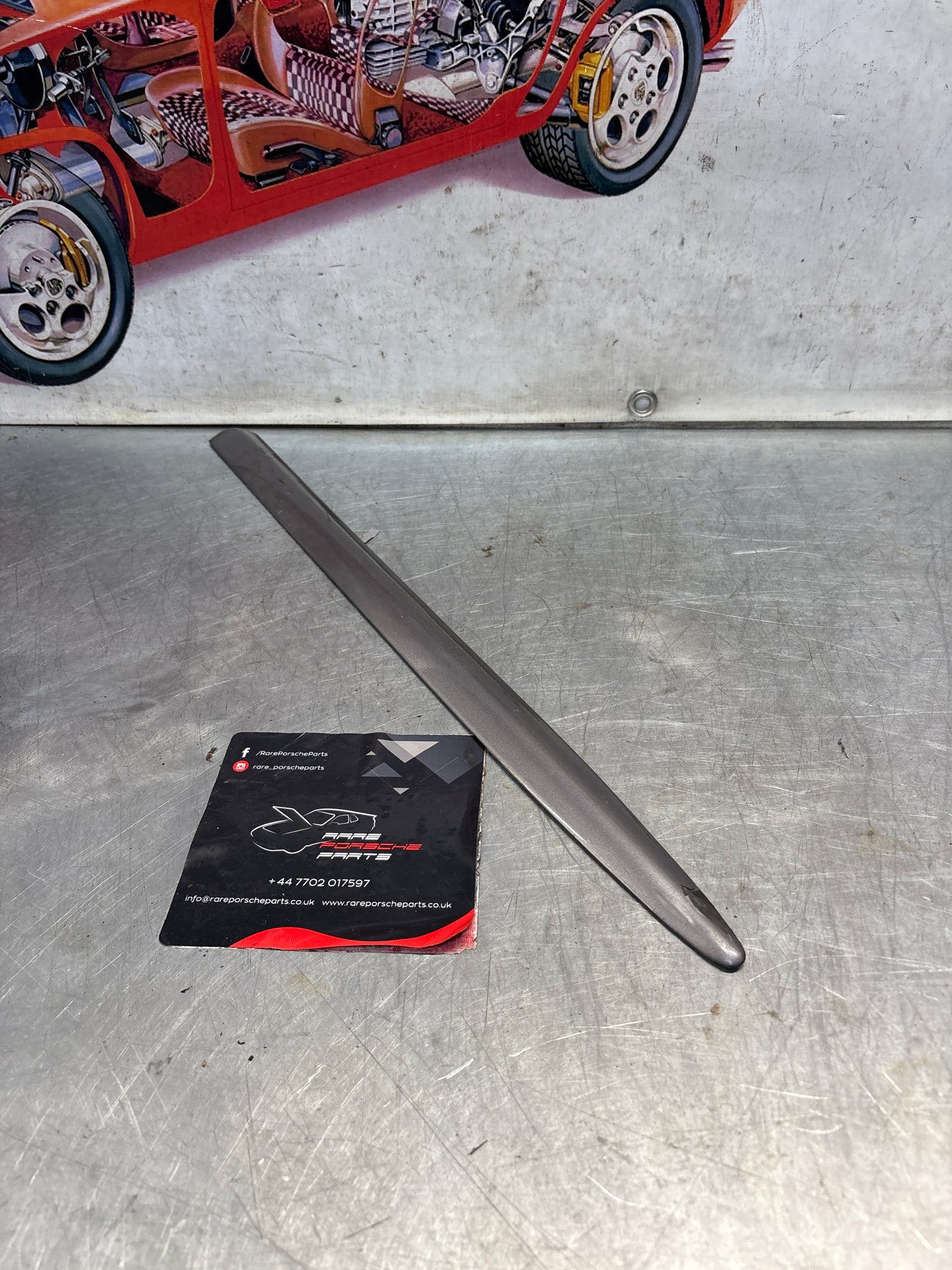 Porsche 928 Right rear Protective Moulding, for spares or repair 92855904203