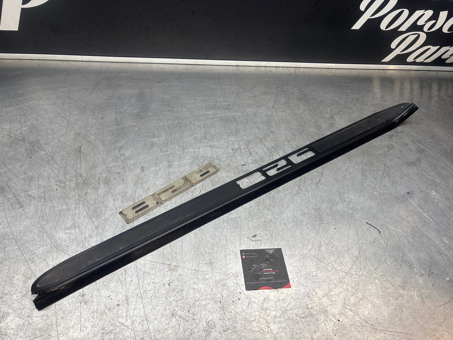 Porsche 928 scuff plate, door sill trim, right, O/S 92855105602 used