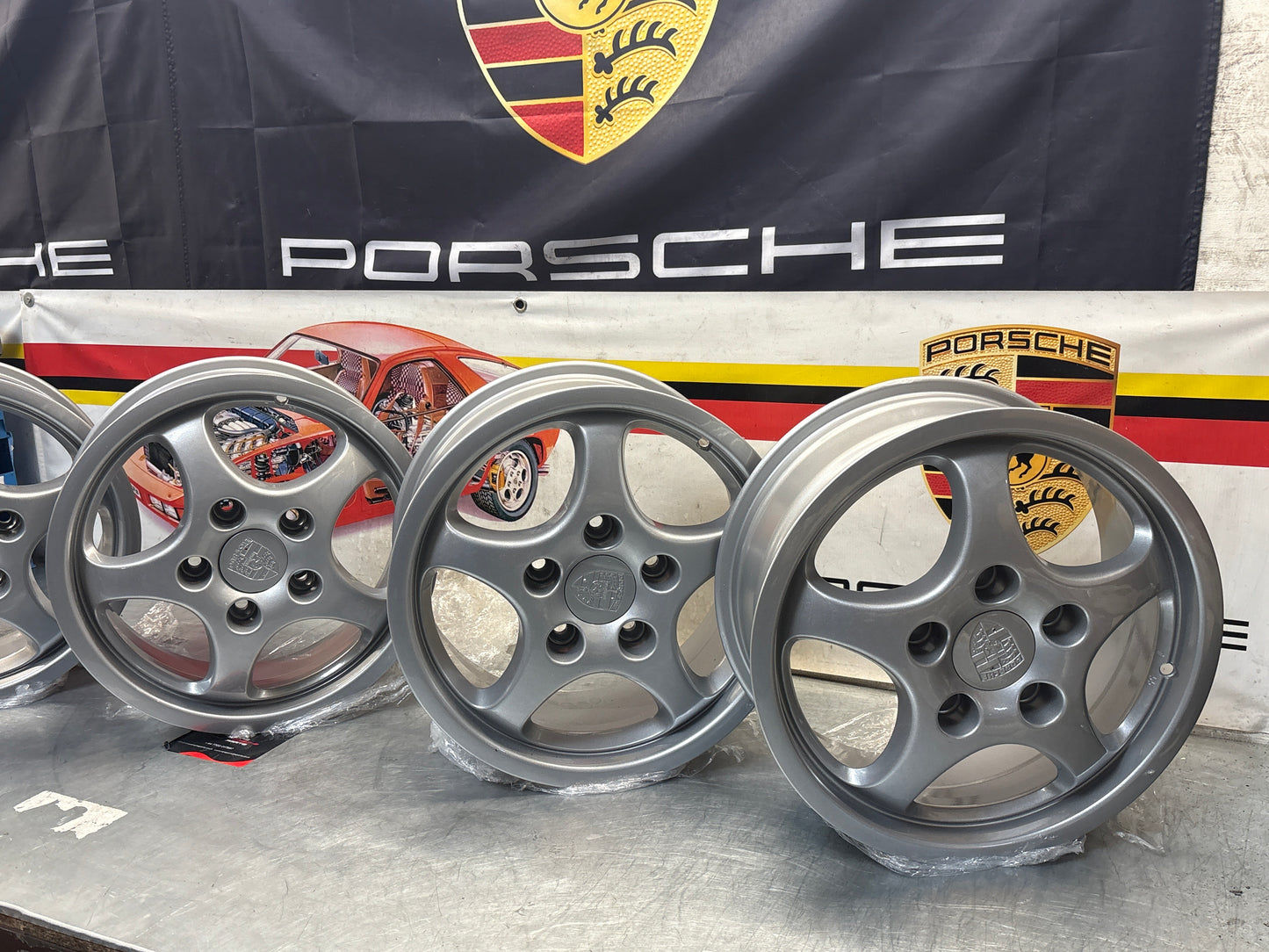 Porsche 944 968 16 inch alloy wheel set, refurbished 94436211400 / 94436211600