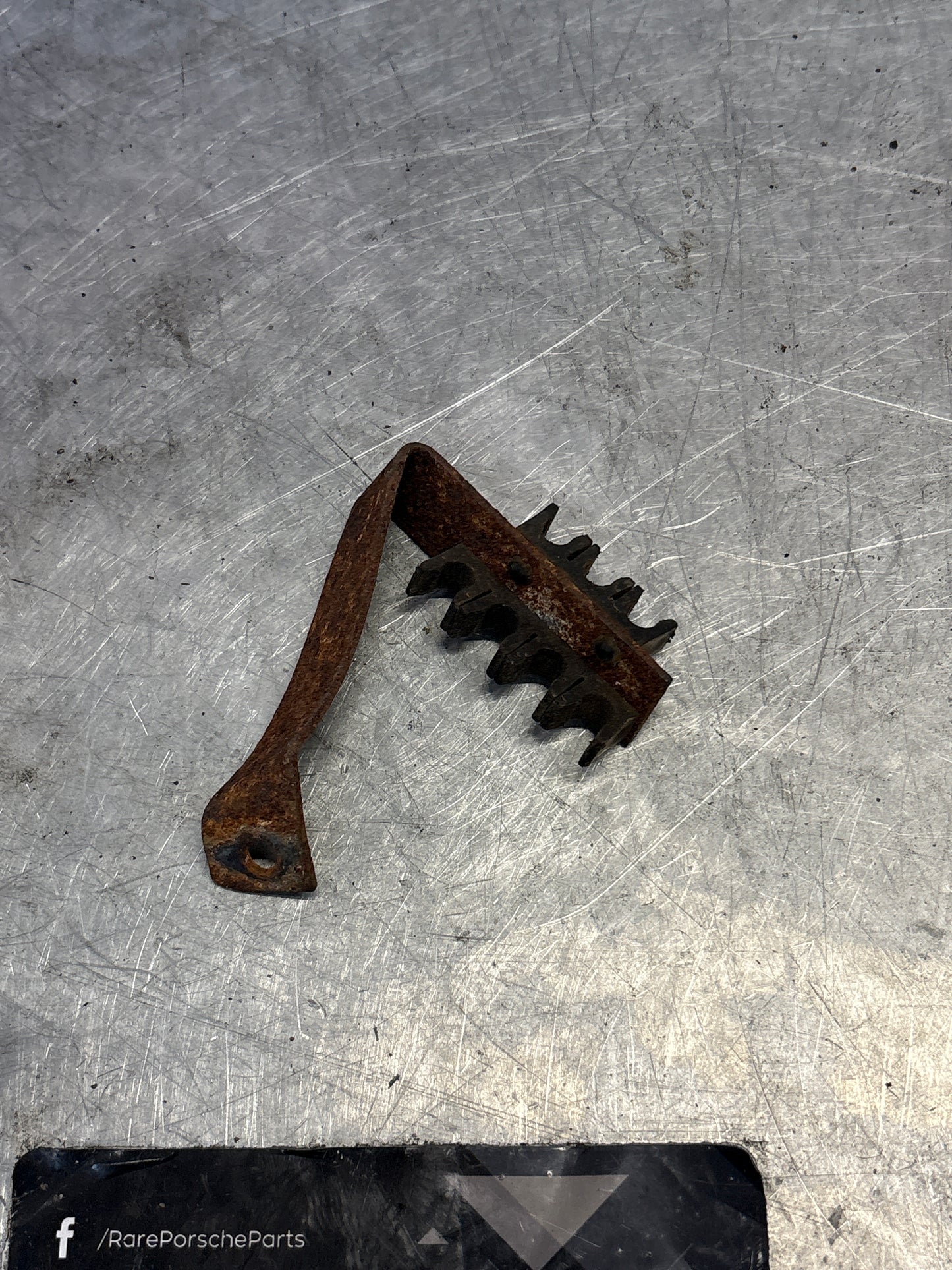 Porsche 924 fuel supply line  support bracket, used 047133191D