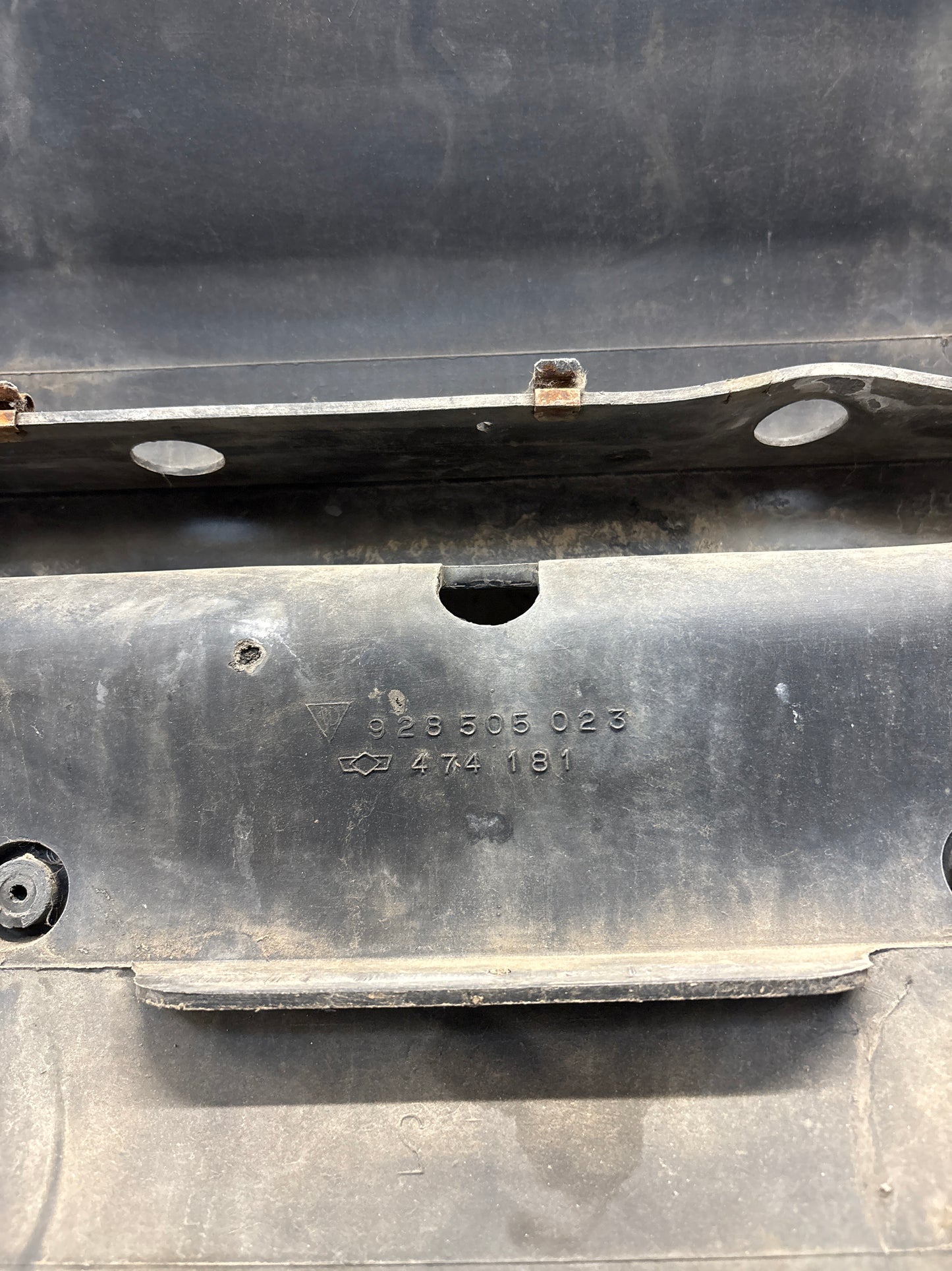 Porsche 928 rear bumper, used 92850502303 / 474181
