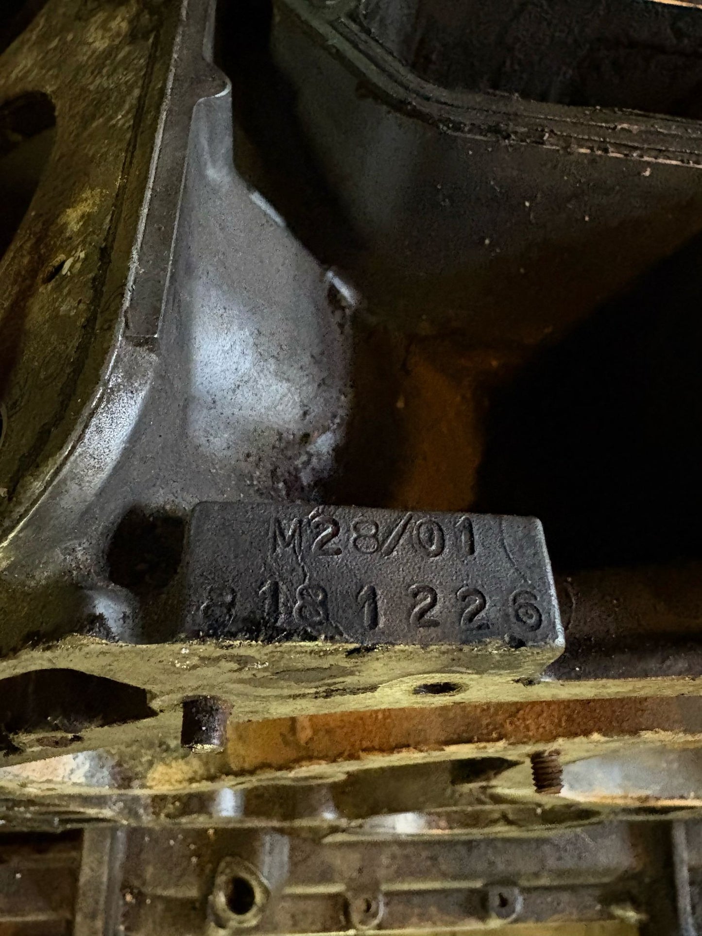 Porsche 928 M28/01 4.5 block with pistons, used