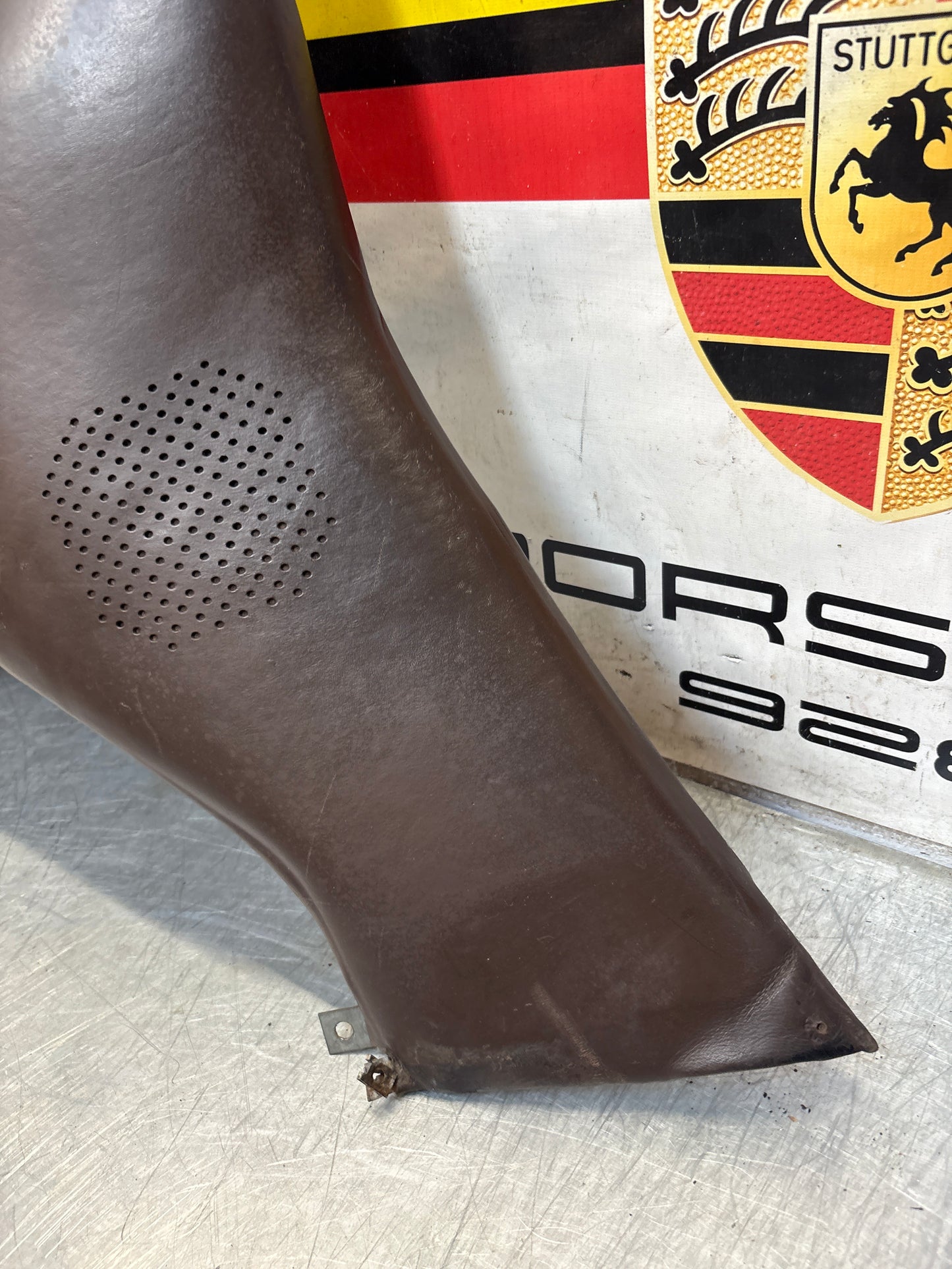 Porsche 928 early left side lower side trim panel, without loudspeaker, brown used 92855502102