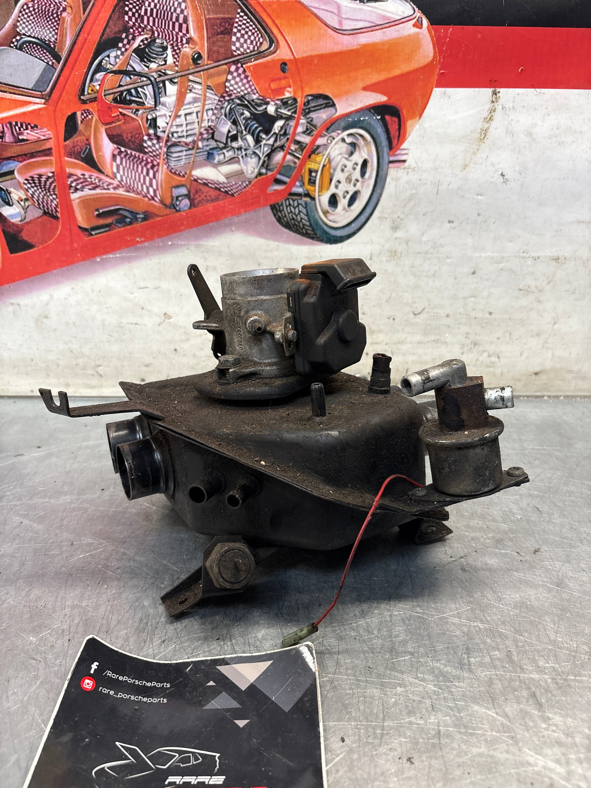 Porsche 914 2.0 air distributor housing, used 039133055B
