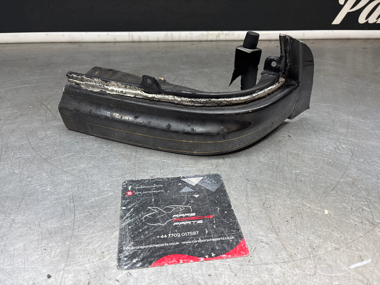Porsche 924 944 Right rear fender corner cut, under light section