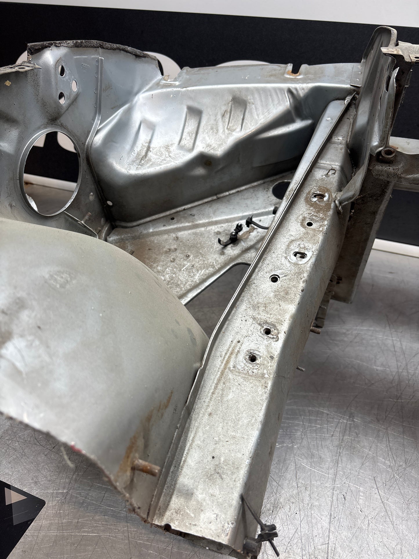 Porsche 944 Turbo / S / S2 Front end section cut