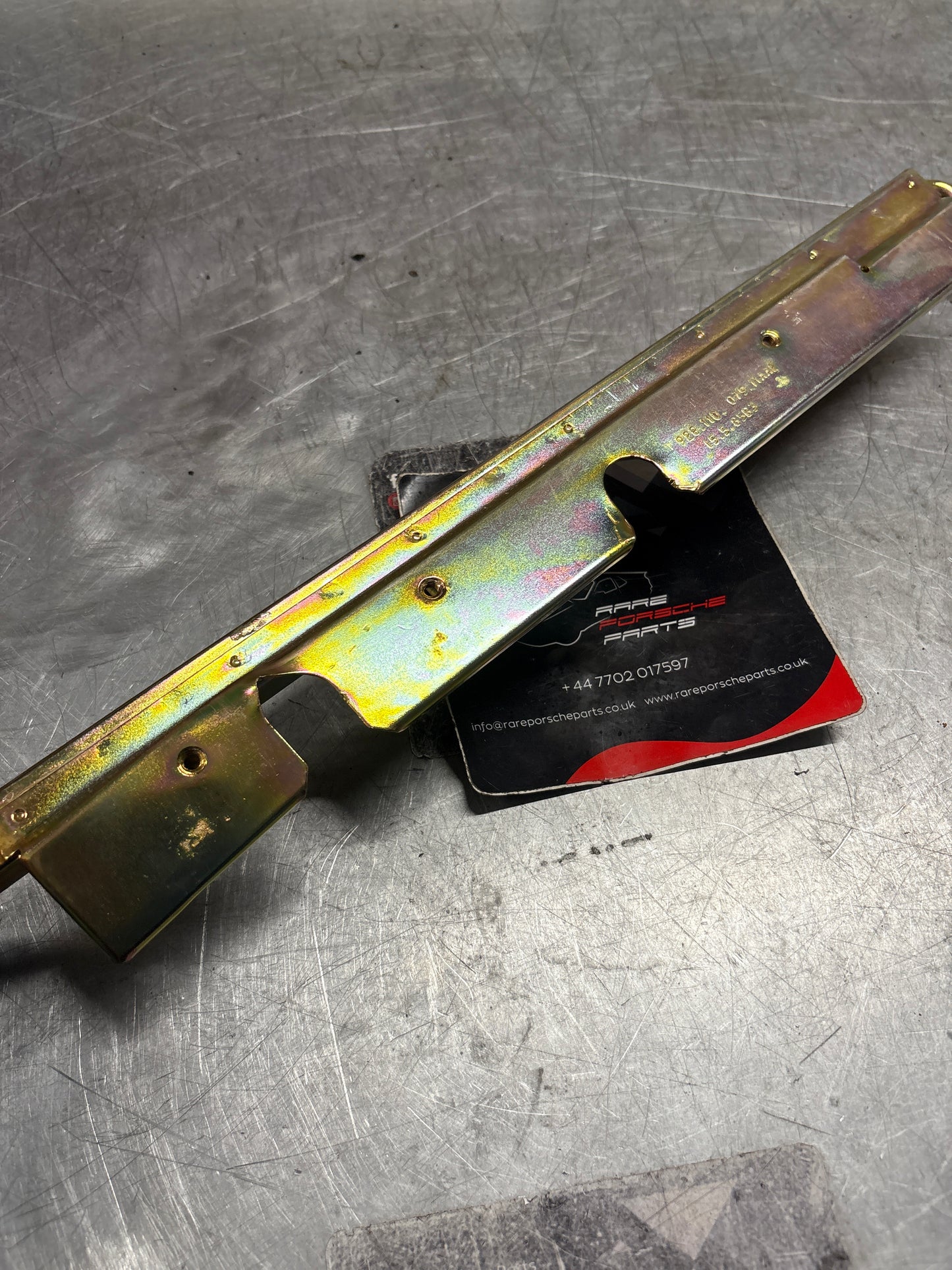 Porsche 928 S fuel rail, left, refurbished 92811007911