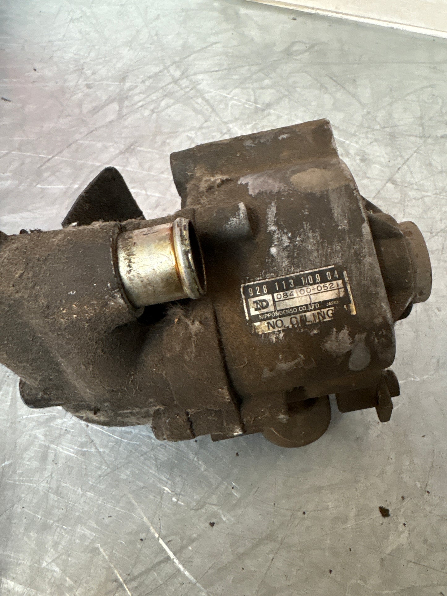Porsche 928 air pump, used 92811310904