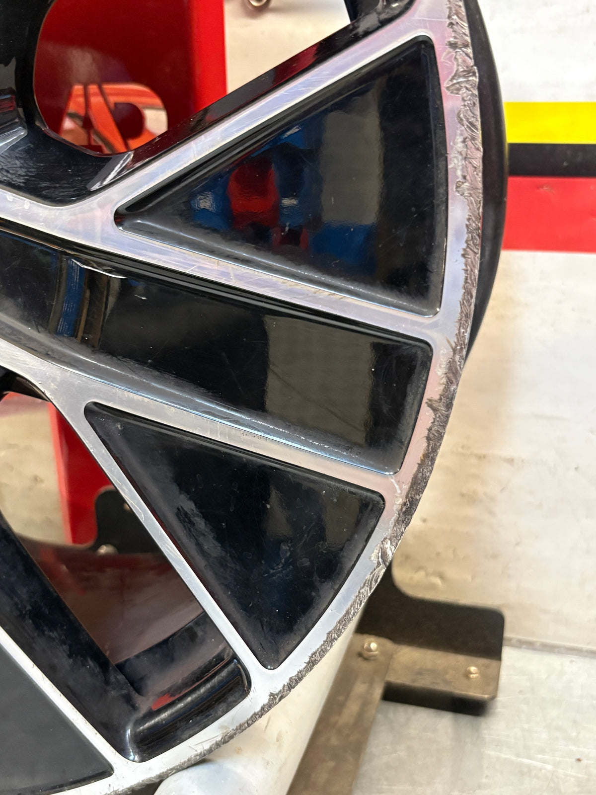 Porsche taycan wheel, spares or repair 9J1601025J