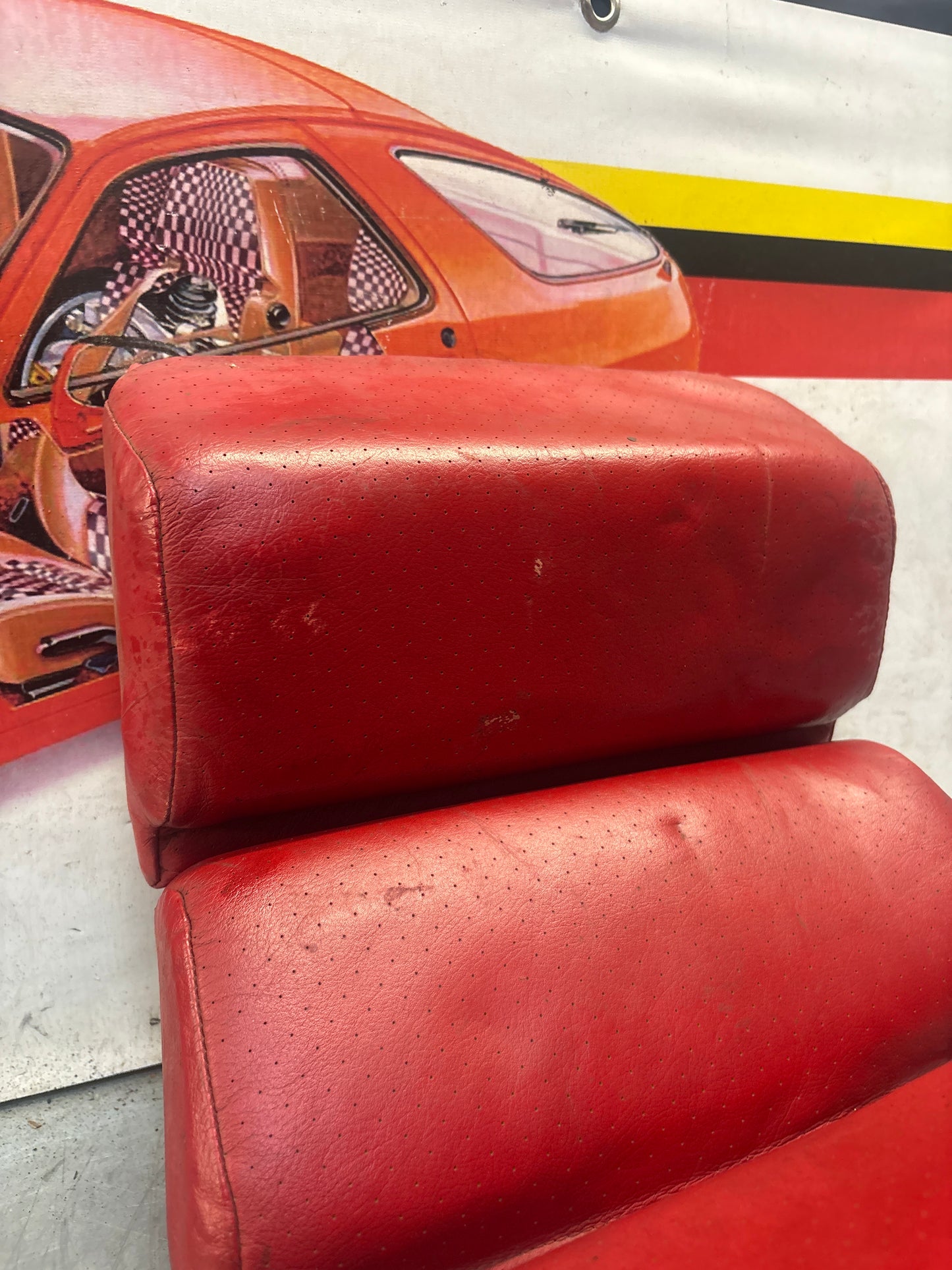 Porsche 928 rear right seat and center + upper cushion, used, can-can red 92852206051 / 92852208851 / 92852204650