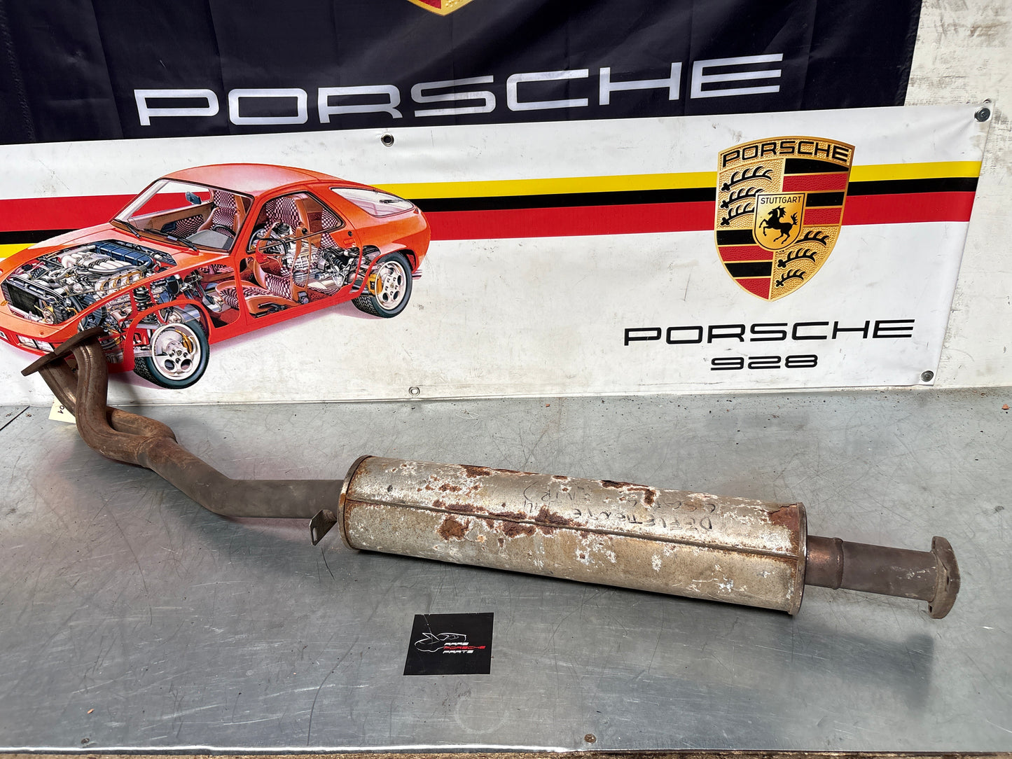 Porsche 944 exhaust middle section, used 94411108201 / 94411108300