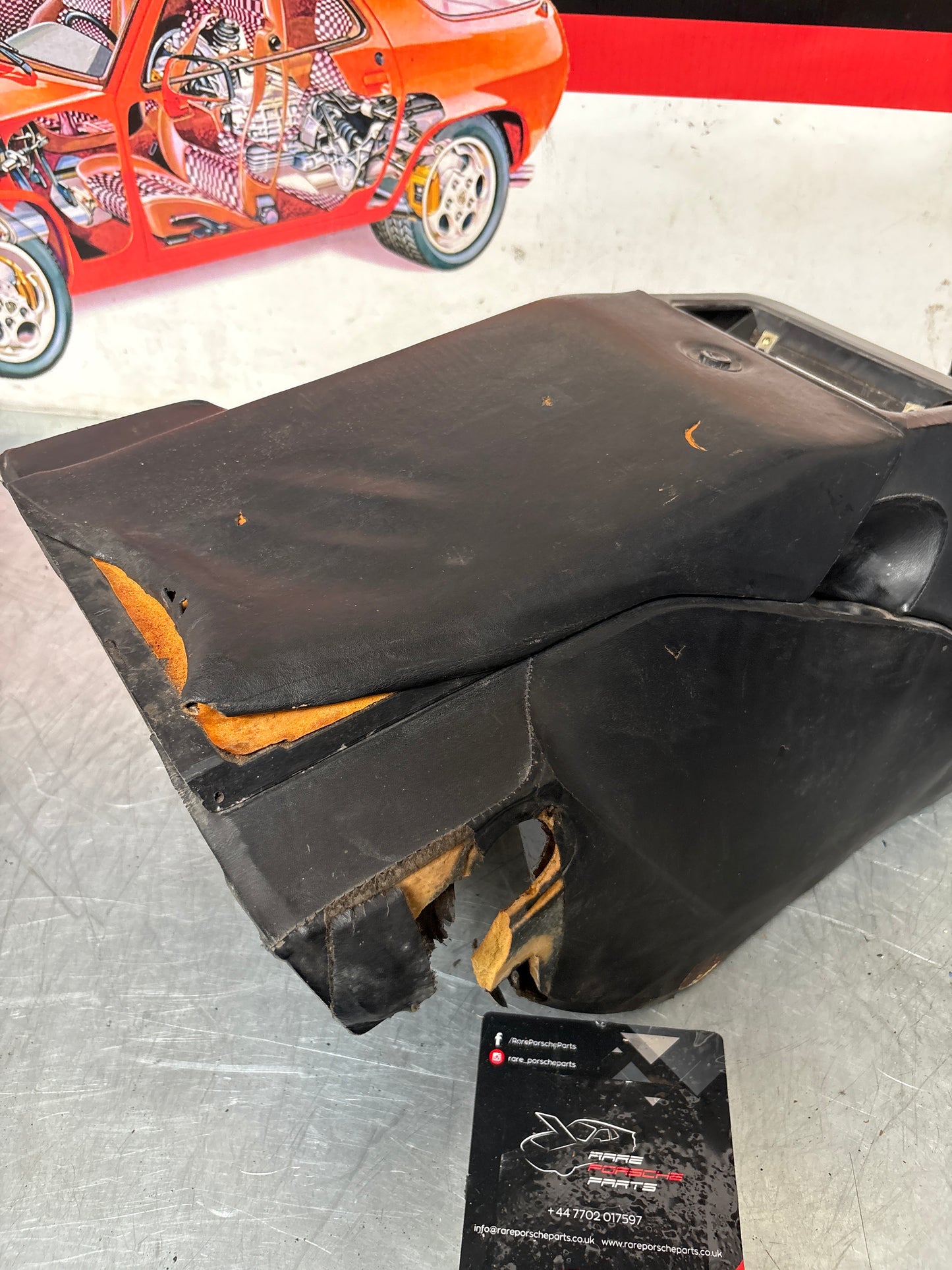 Porsche 928 S center console, rear armrest, Black no key 92852206757 spares and repair