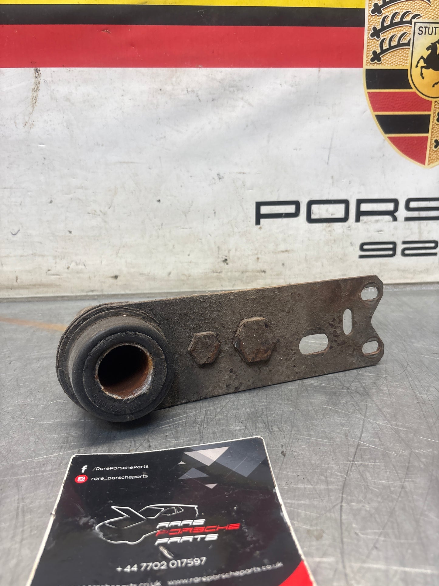 Porsche 924 / 944 right trailing arm, used 477511202