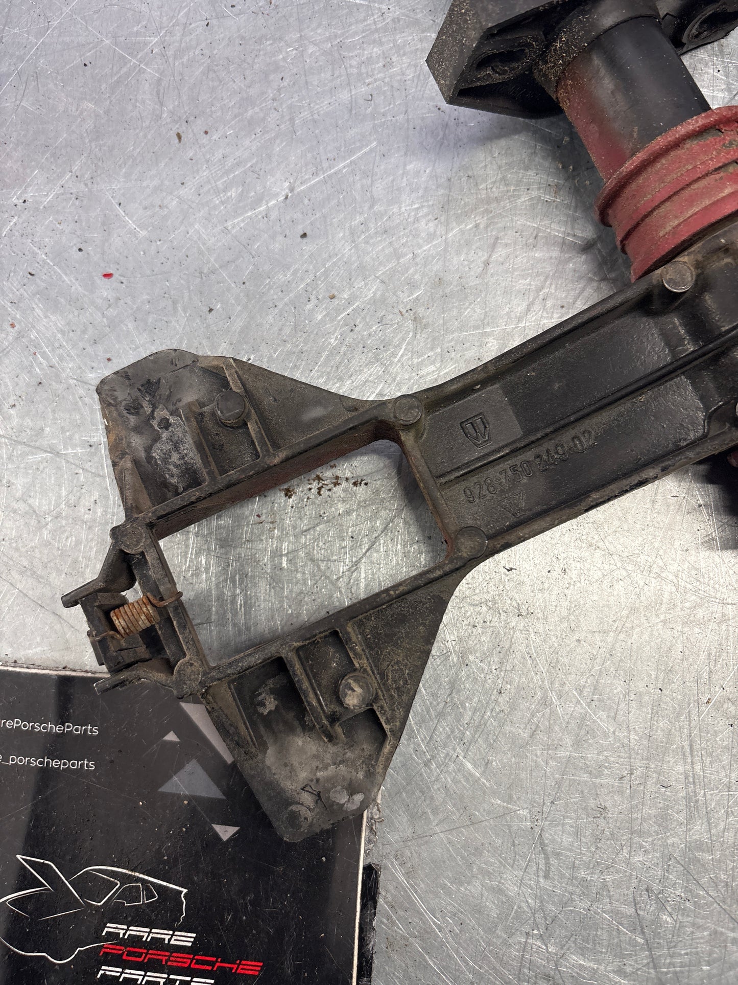 Porsche 928 right headlight swivel frame without bearing 92875024902 92875024302 used