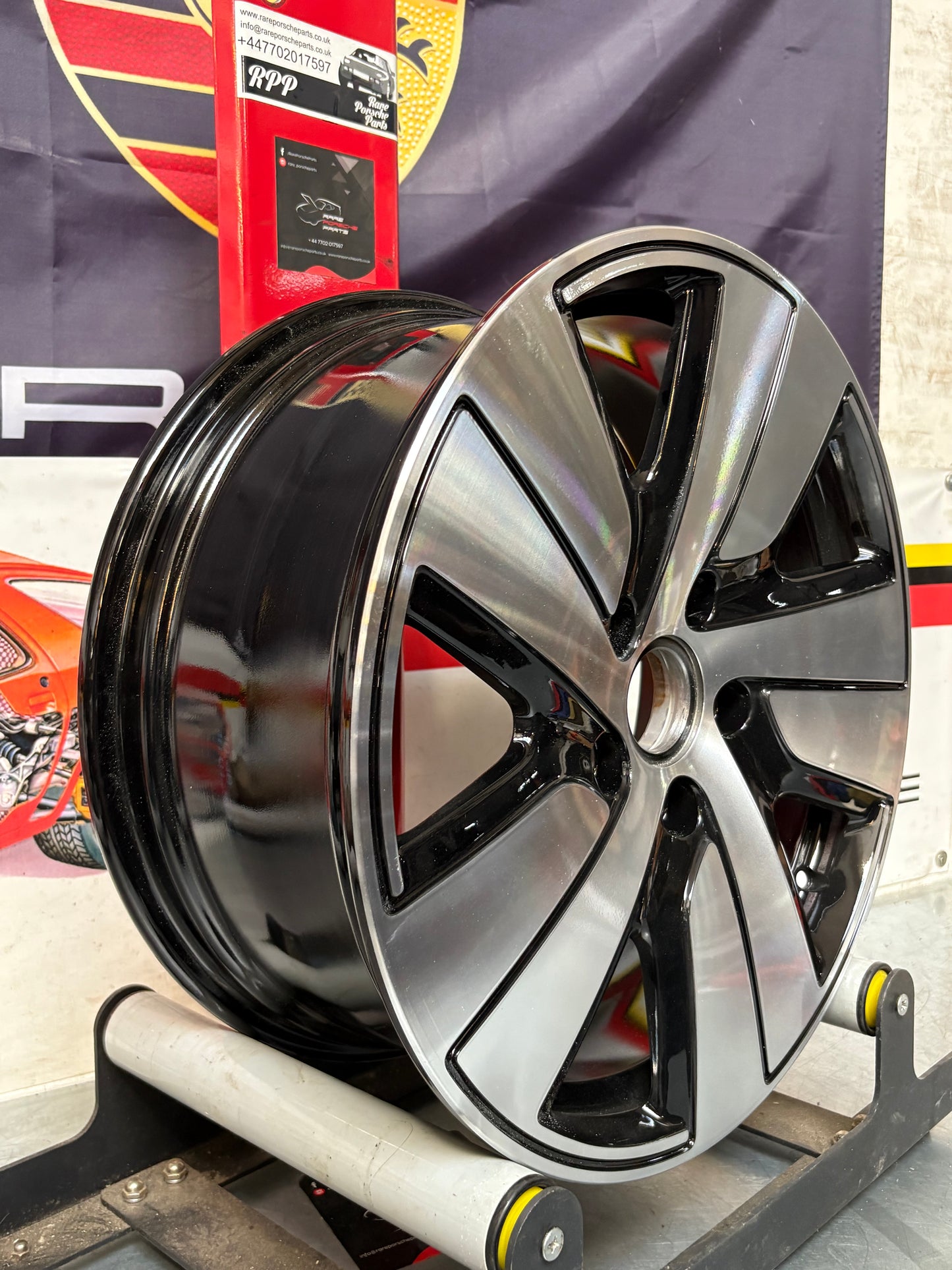 Porsche Taycan 8,0Jx19” ET50 alloy wheel, 9J1601025BL, very nice condition, used