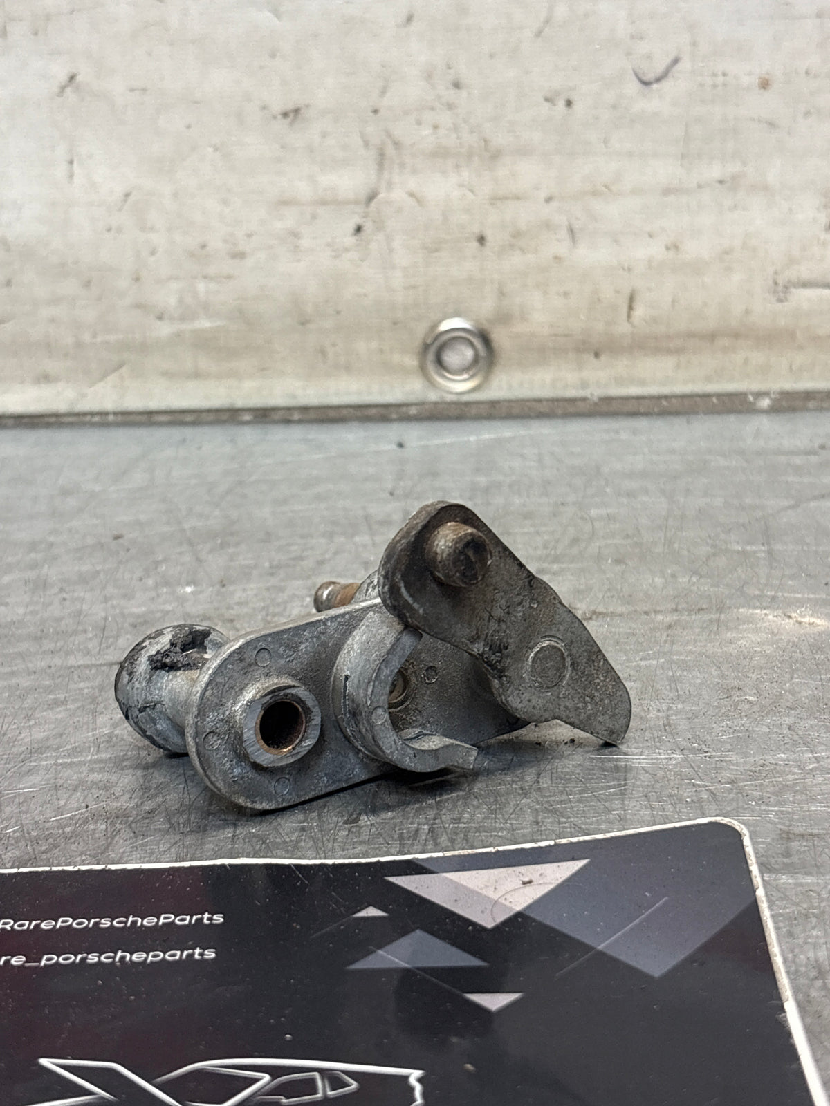 Porsche 928 / S4 / GTS real tailgate wiper mechanism, for spares or repair 92857322502