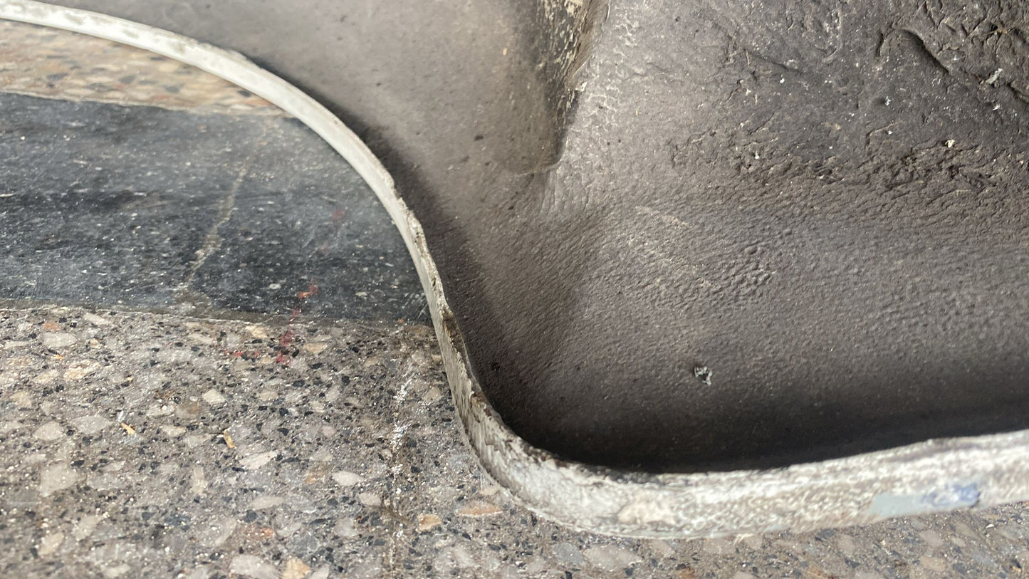 Porsche 944 left side cut, rear fender 94450390303,