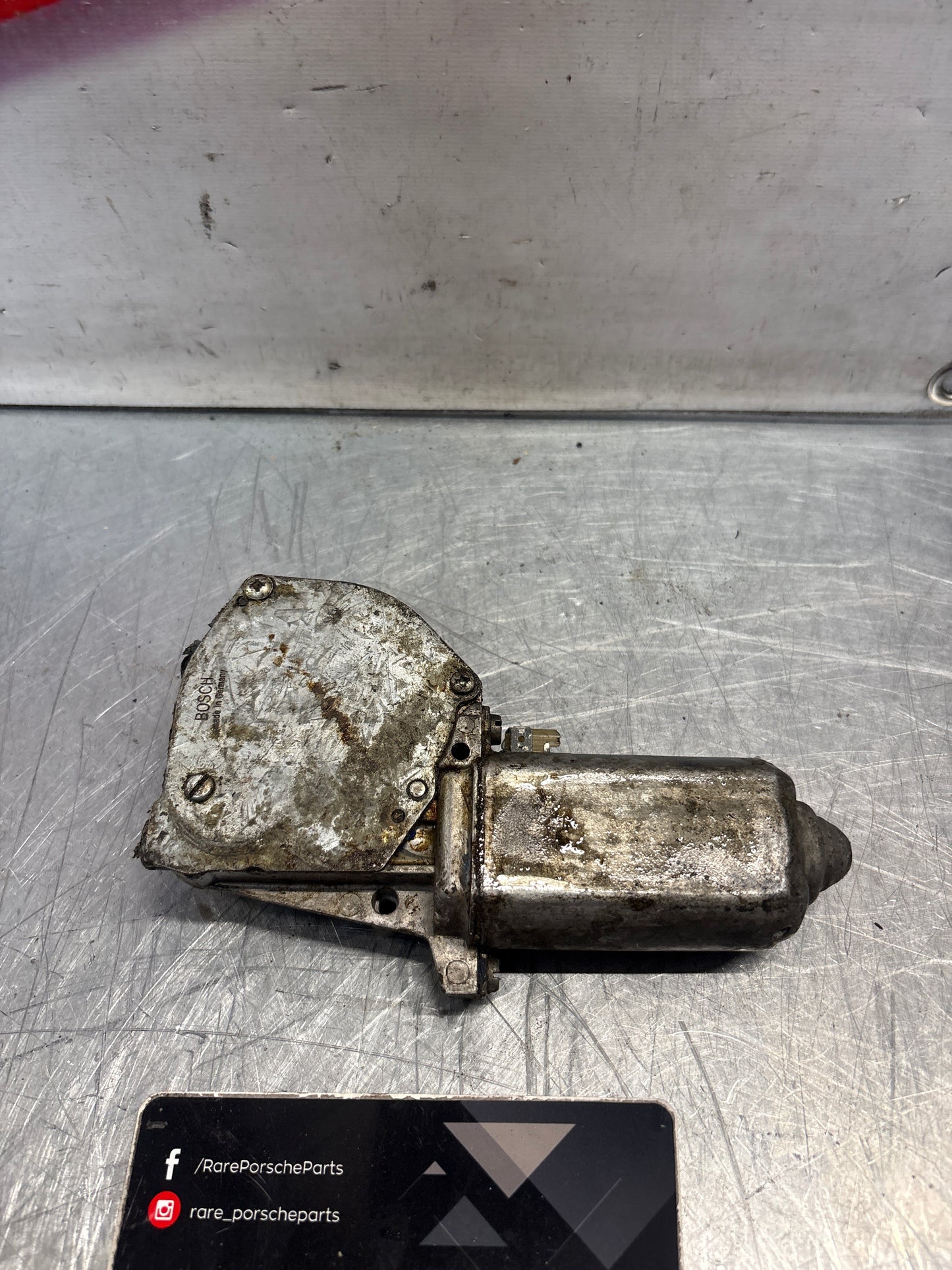 Porsche 911 bosch left window motor, used 0130821027