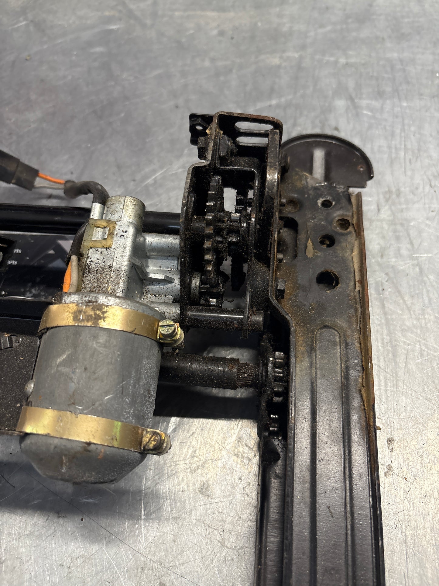 Porsche 928 electric seat rail seat frame, with motor, used 0130049007 / 0130049004