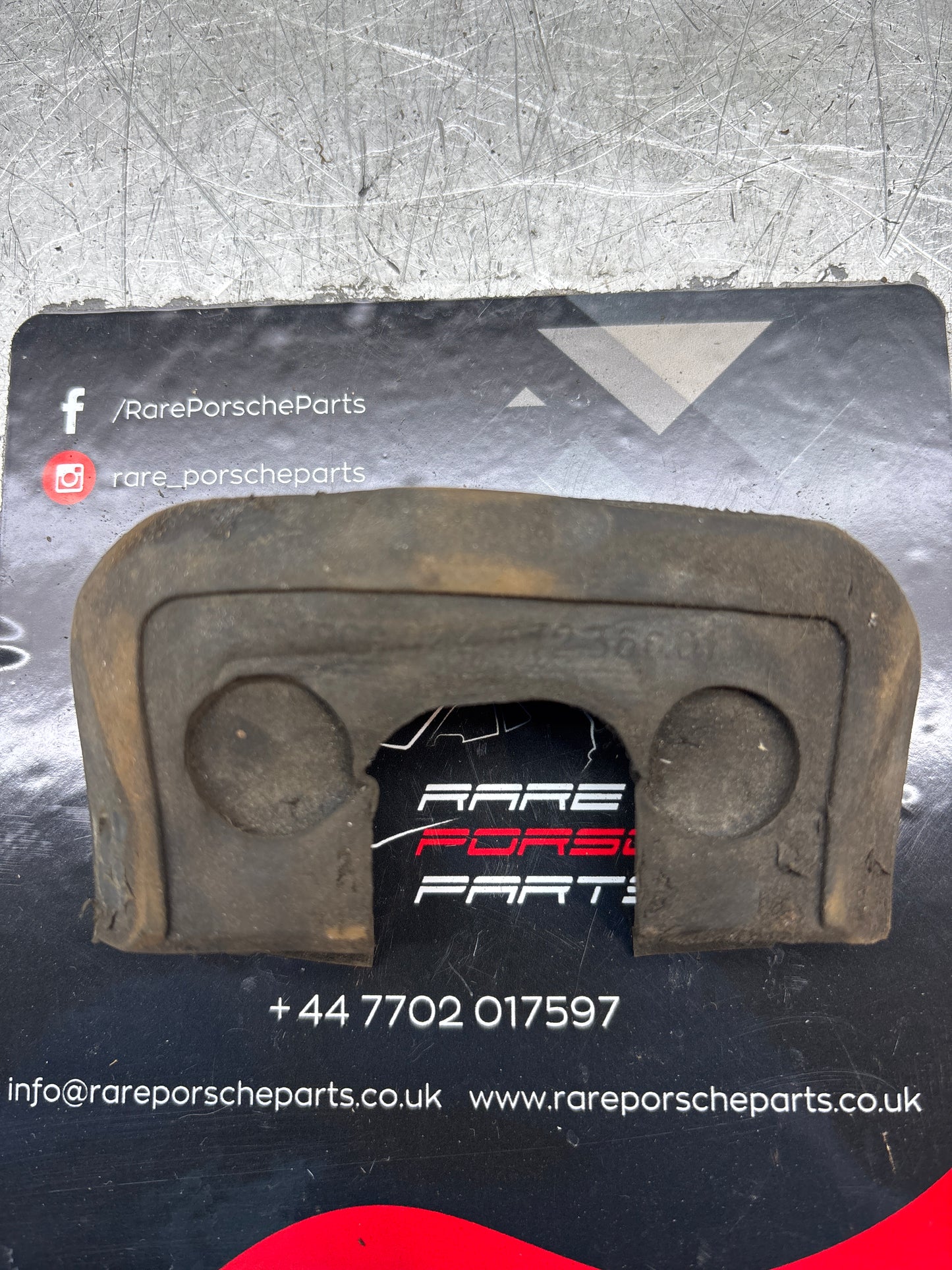 Porsche 944, S2/ 924S right tailgate latch pin gasket rubber, used 94451236601