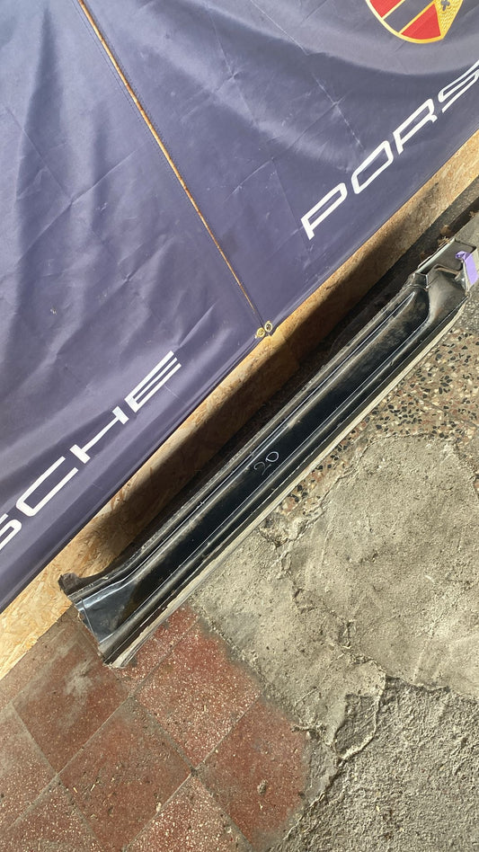 Porsche 944 right sill section with 94450361200