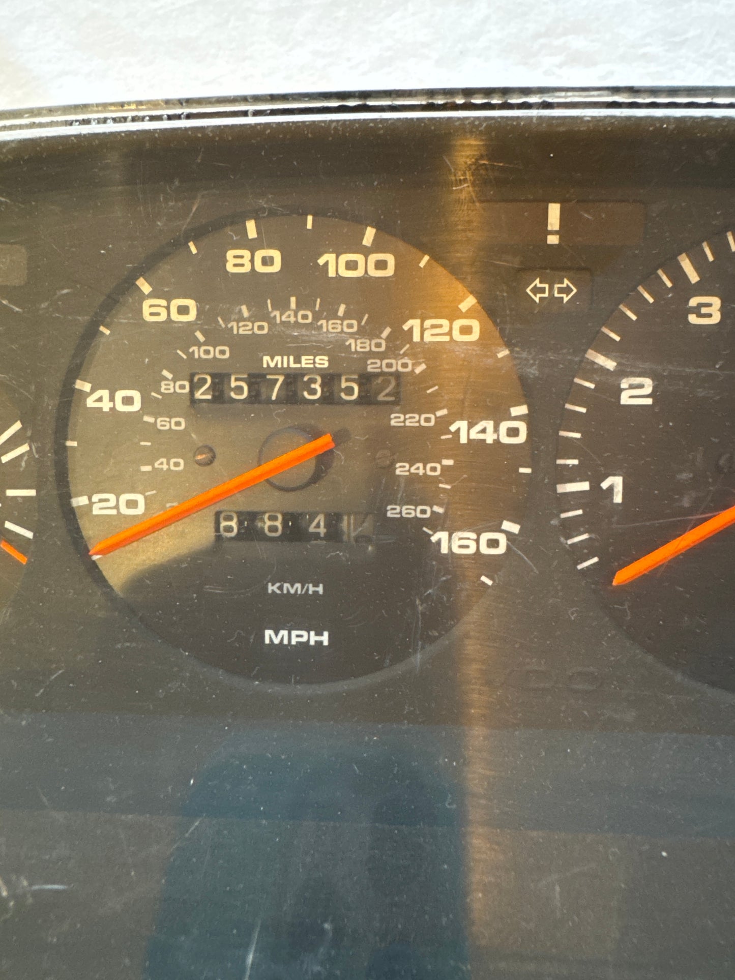 Porsche 944 dash clock binnacle pod speedometer, 94564131106 used 257352 miles plastic screen has some small scratches