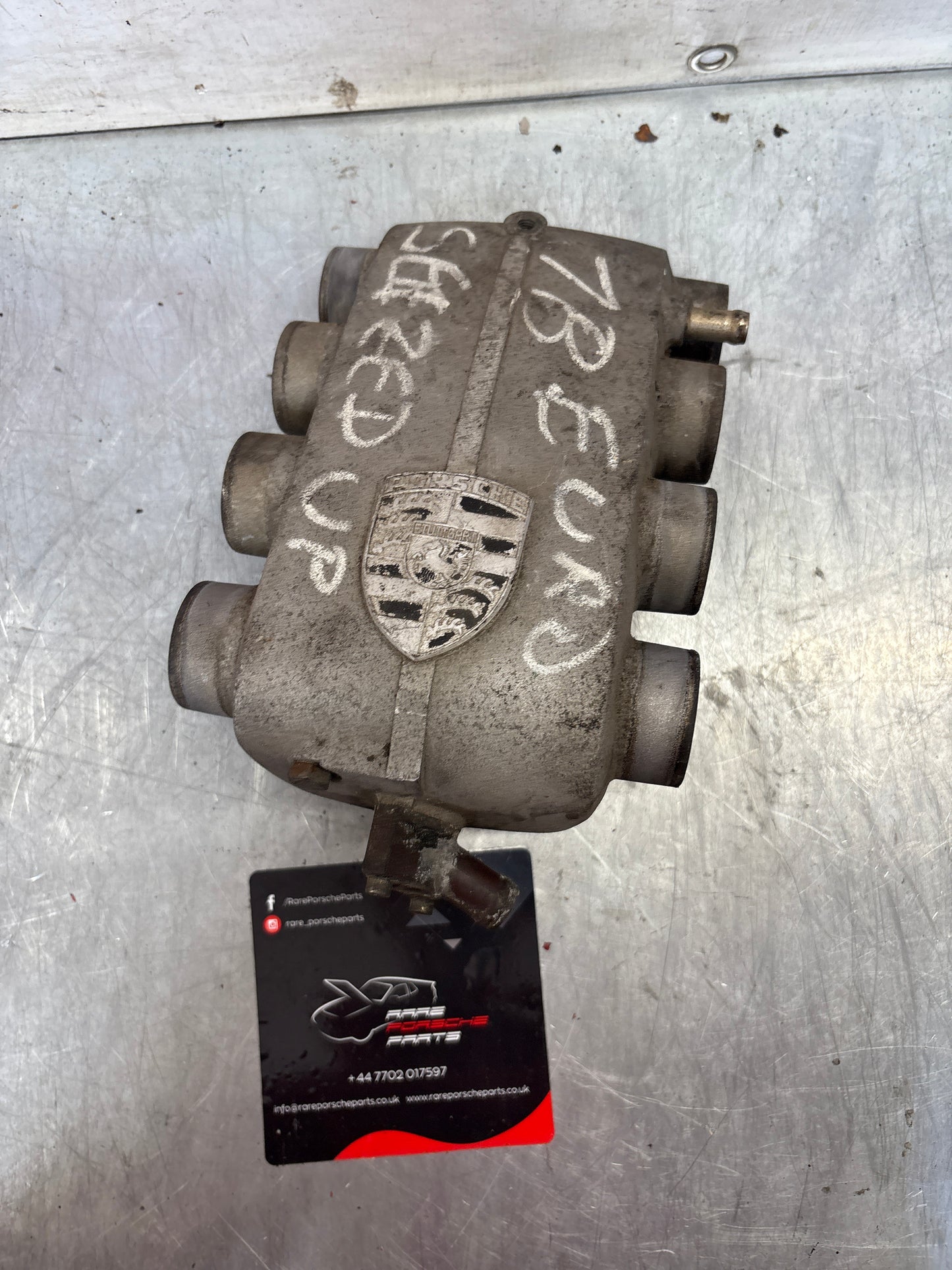 Porsche 928 Used plenum chamber 9281101562R