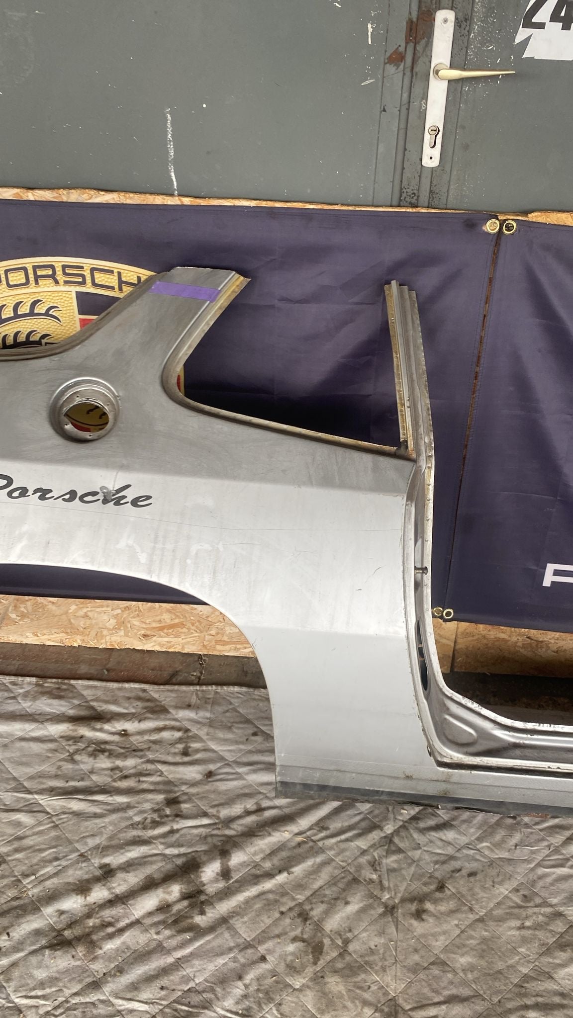 Porsche 924 76-79 Right sill / fender section, 477809602B cut