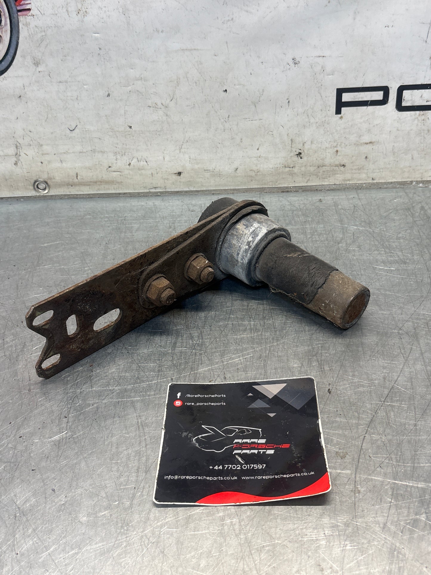 Porsche 924 / 944 right trailing arm, used 477511202