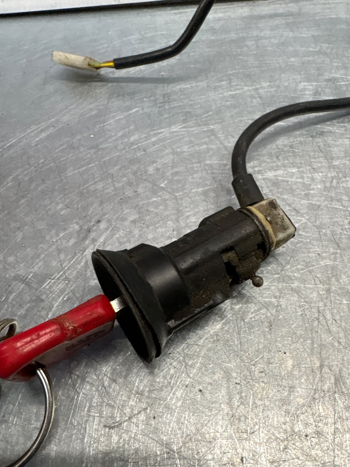 Porsche 928 front door lock barrel with key, used 92853710303 / 92853710403