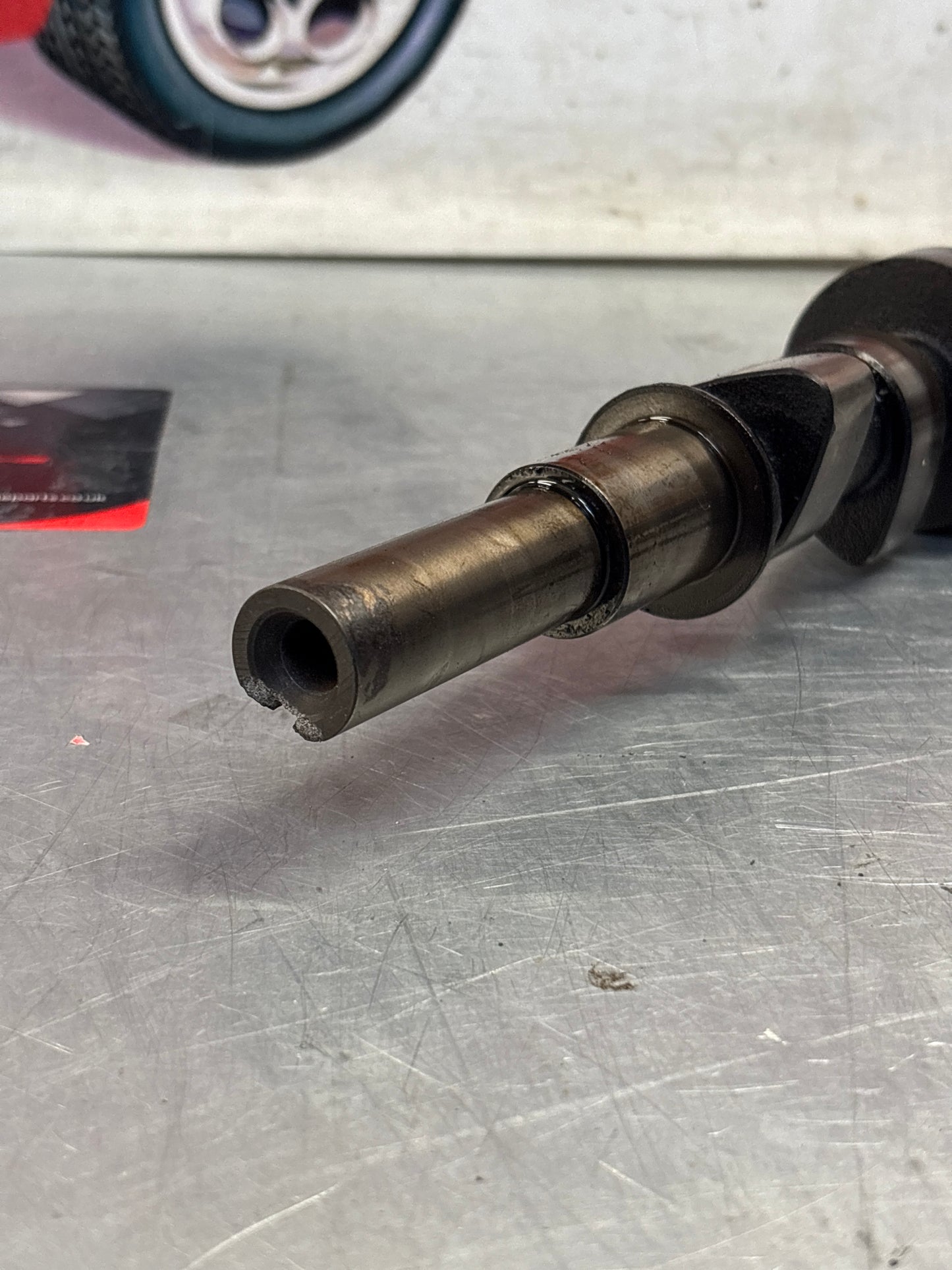 Porsche 928 cam shaft, for spares or repair 9281051880R