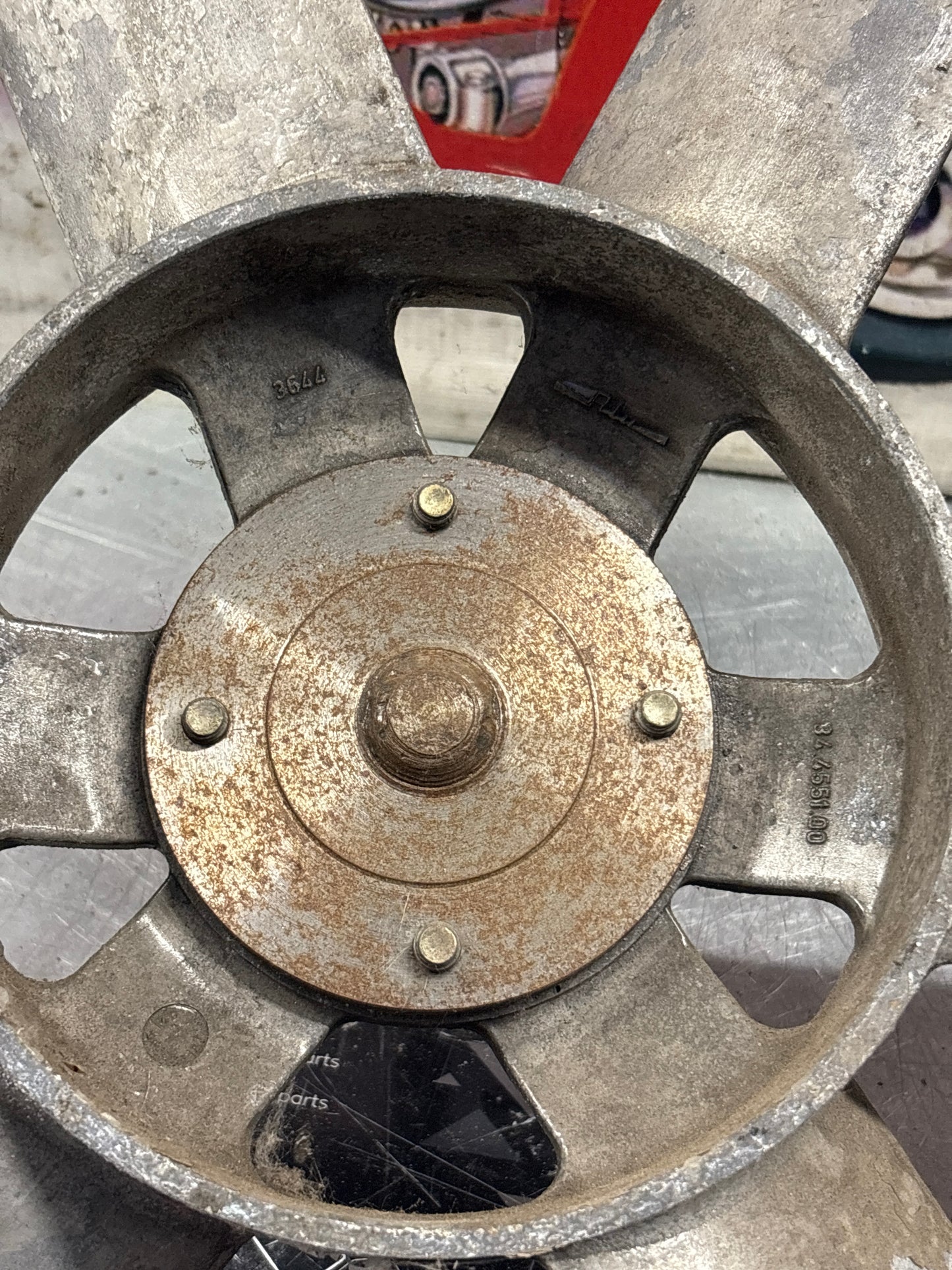 Porsche 928 early Engine cooling fan used 92810613701 / 1082051006